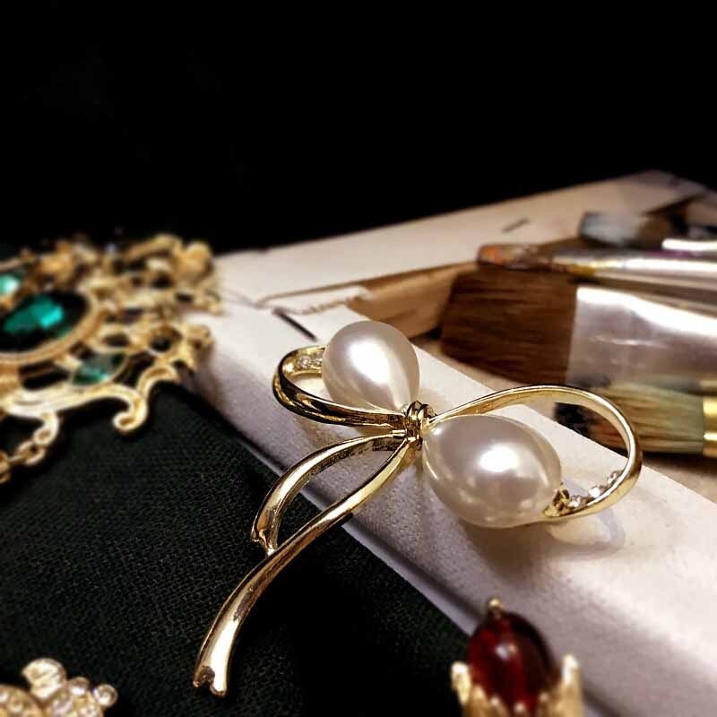 Exquisite Retro Pearl Brooch Pin Badge Brooches Jewelry For Women Accessories