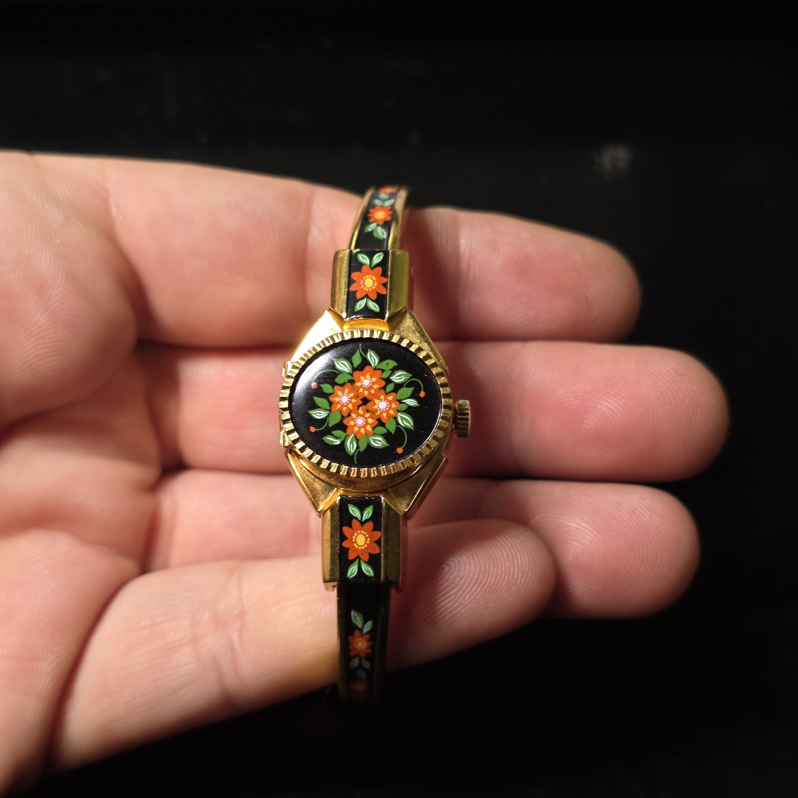 Vintage Peek A Boo Mechanical Watch Elegant Floral Black Gold Swiss Made