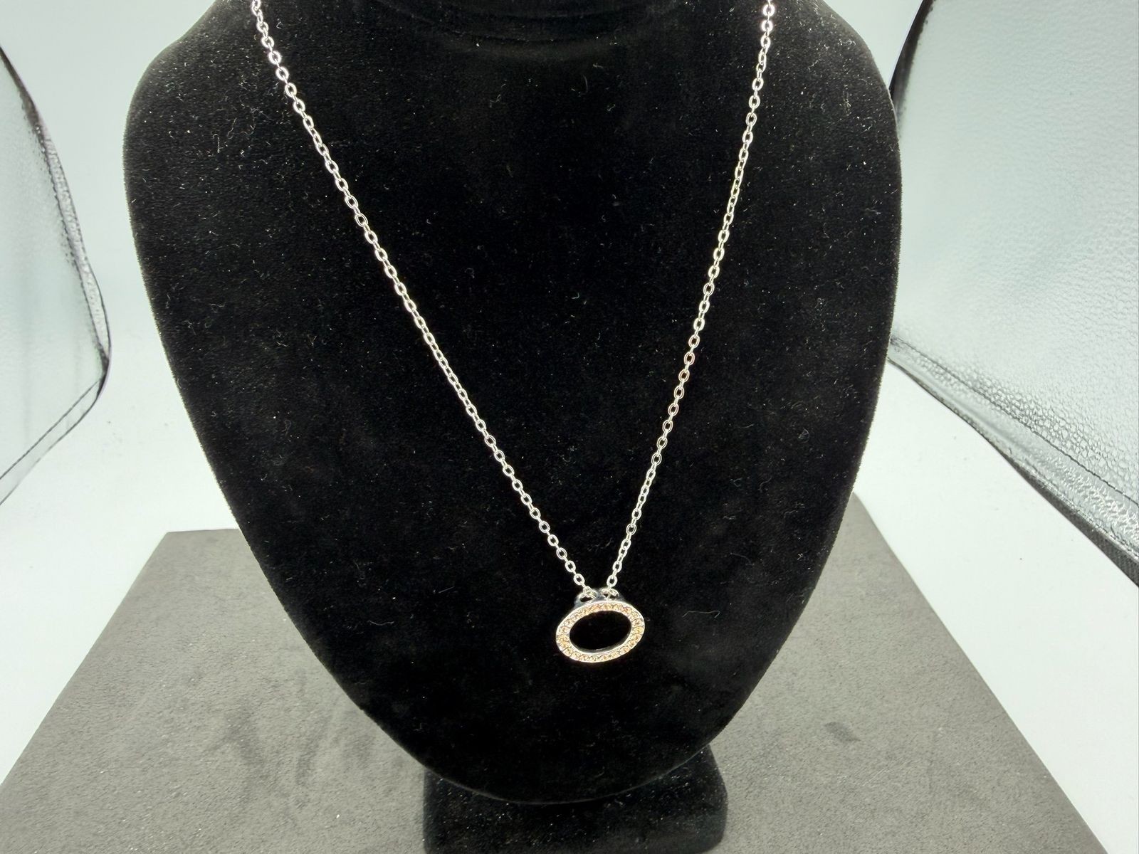 4.84g Vintage Sterling Silver 925 Circle Pendant Necklace Sparkling 18 in M