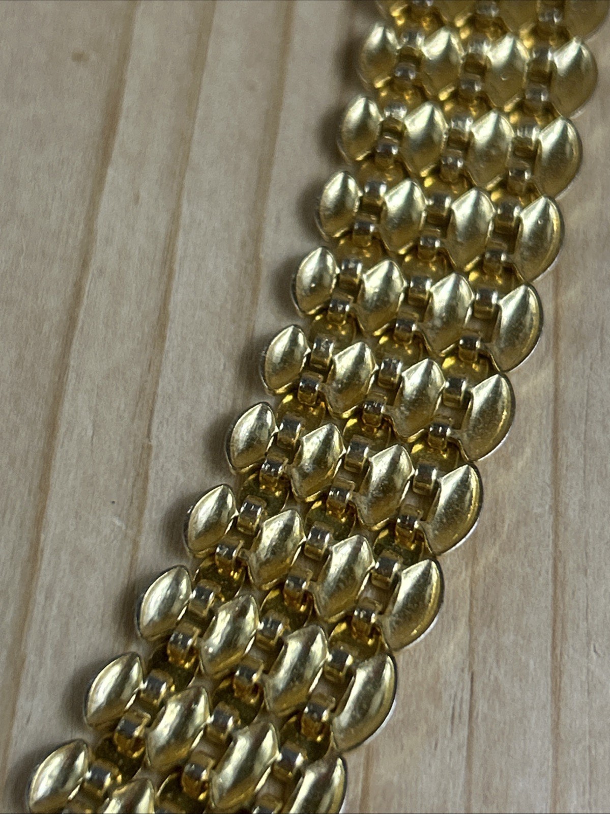 Chain Collar Necklace 17” Gold Tone 7 Layer Mesh Design Smooth Textured