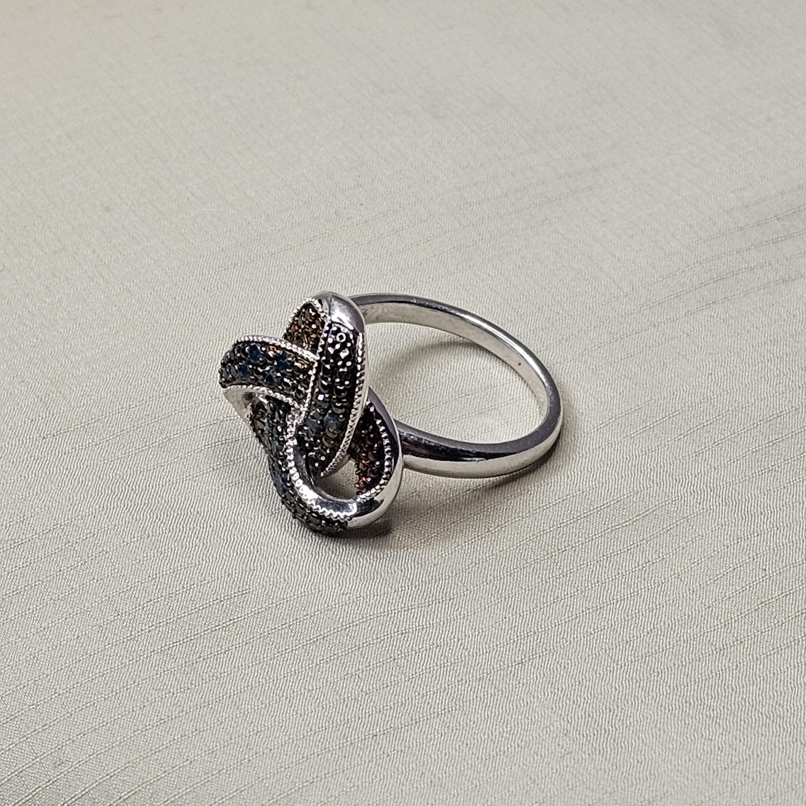Sterling Silver Wide Band Ring – Wavy Pavé Black Stone Design Size 7 – 8.7 g