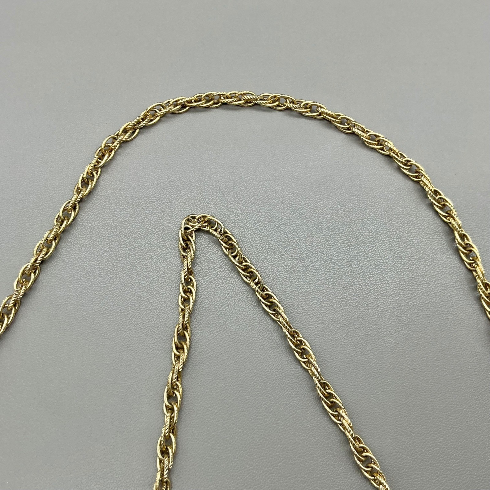 Avon Necklace Womens Gold Tone Textured Rope Chain Long Vintage Jewelry 30 Inch