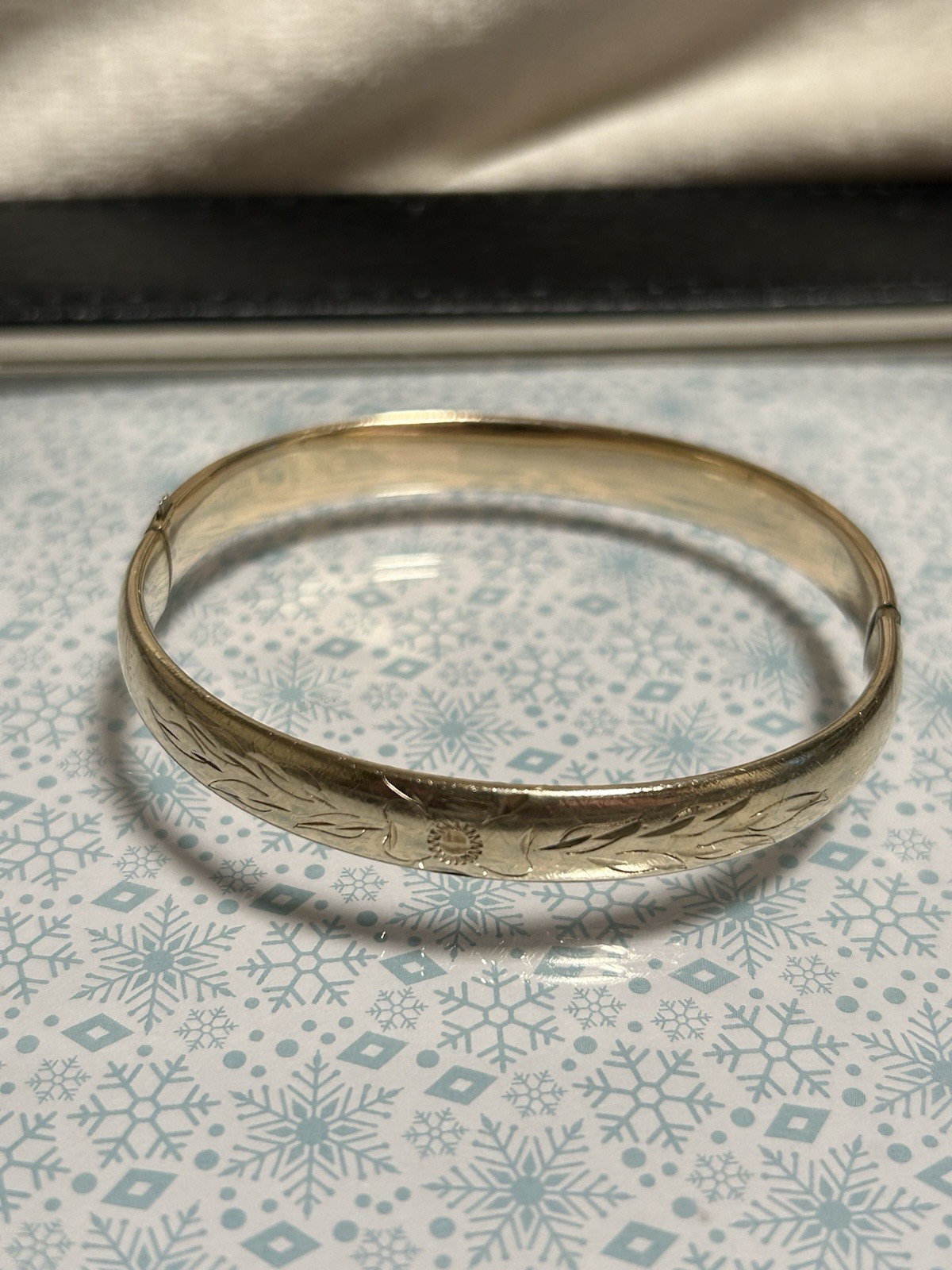 12K Yellow Gold Filled, Edge Hinged Bracelet
