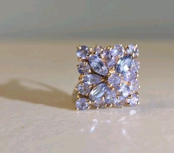 Vintage Violet And Blue Gold Tanzenite Ring