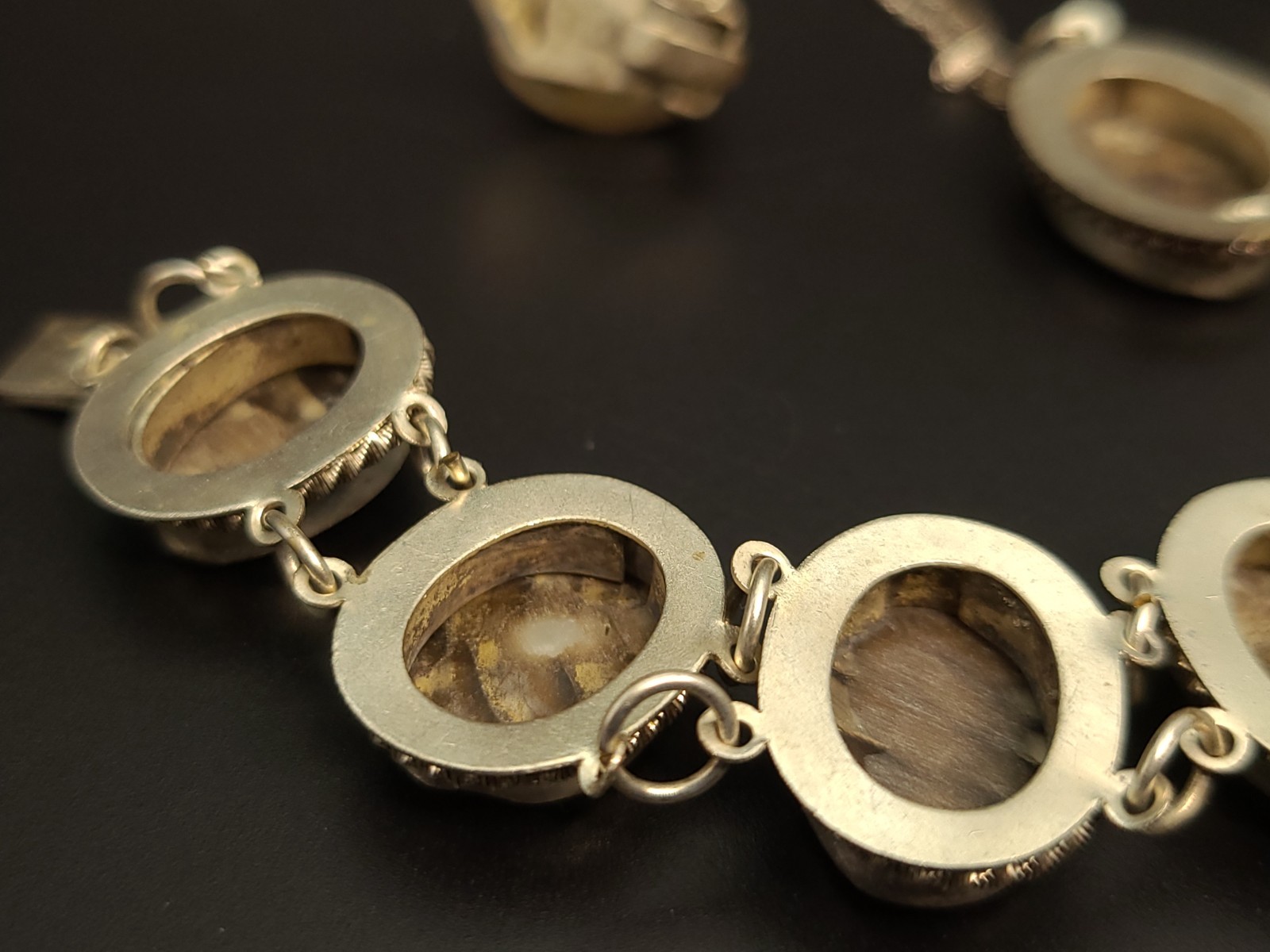 Vintage Carved Shell Cameo Parure Set Necklace Bracelet Earrings