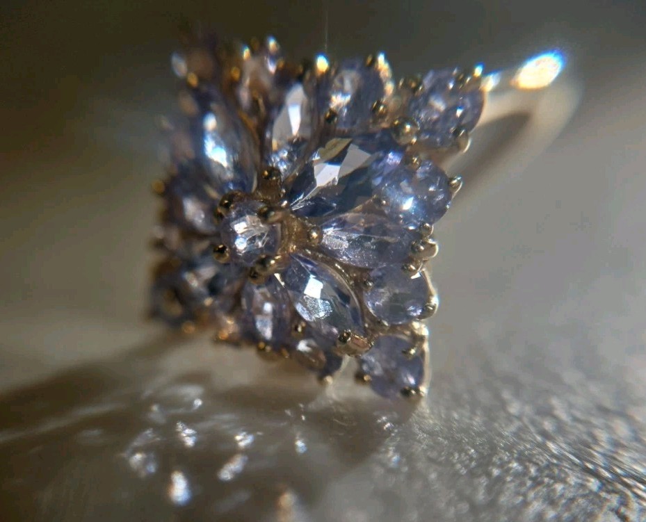 Vintage Violet And Blue Gold Tanzenite Ring