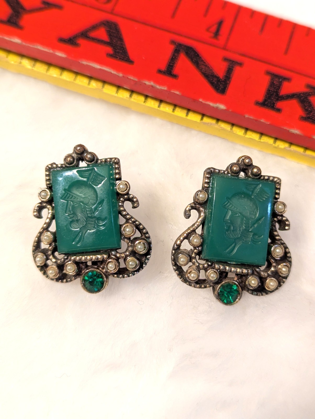 Vinatge Roman Intaglio Soldier Cameo Screwback Earrings Onyx Green
