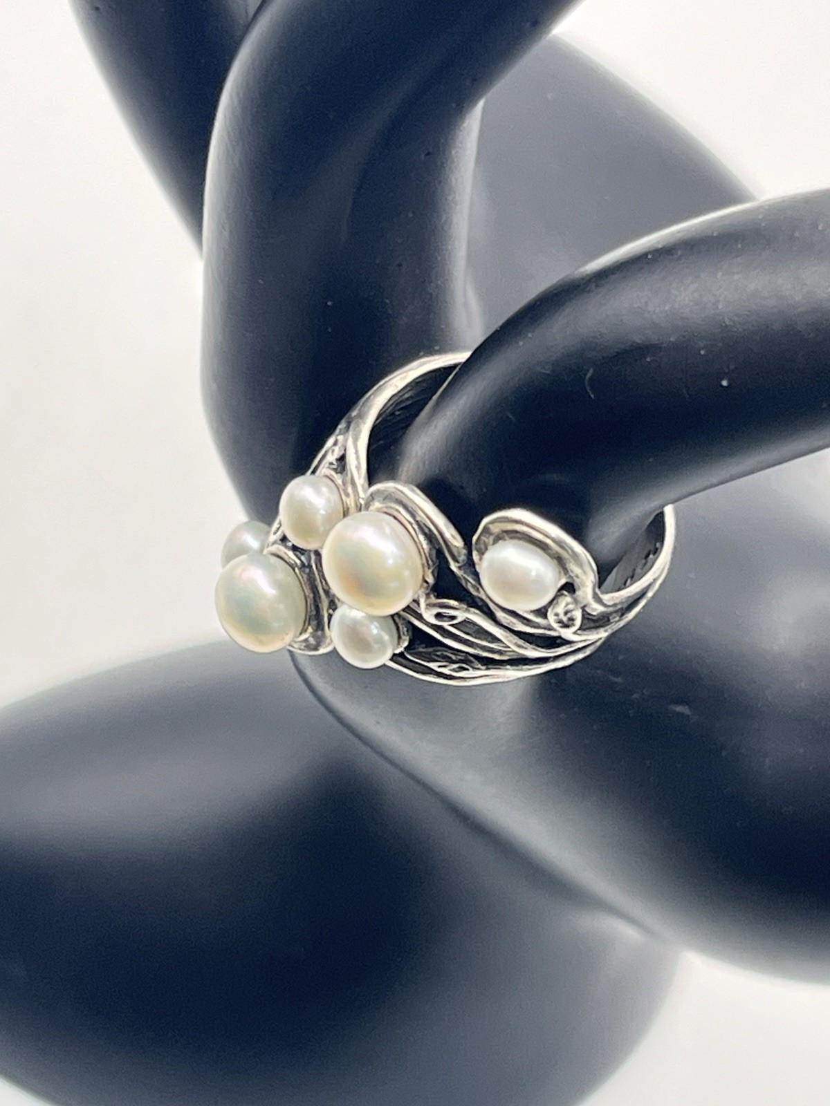 Israel sterling silver pearl elongated vine scroll design size 8 PZ vintage