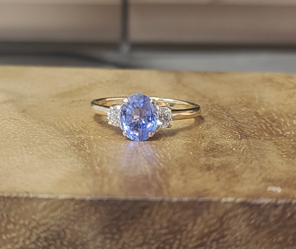 Vintage 14K Yellow Gold Engagement ring 1.55ct.Natural Blue Sapphire Oval Cut