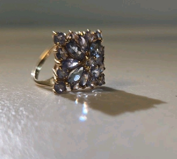 Vintage Violet And Blue Gold Tanzenite Ring