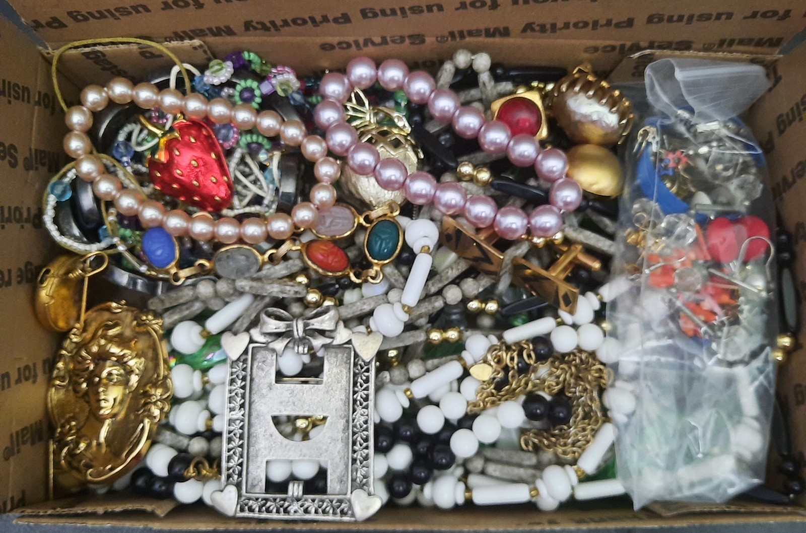 Vintage Junk Jewelry Lot Craft Harvest Repair Rhinestones And Wearable D2