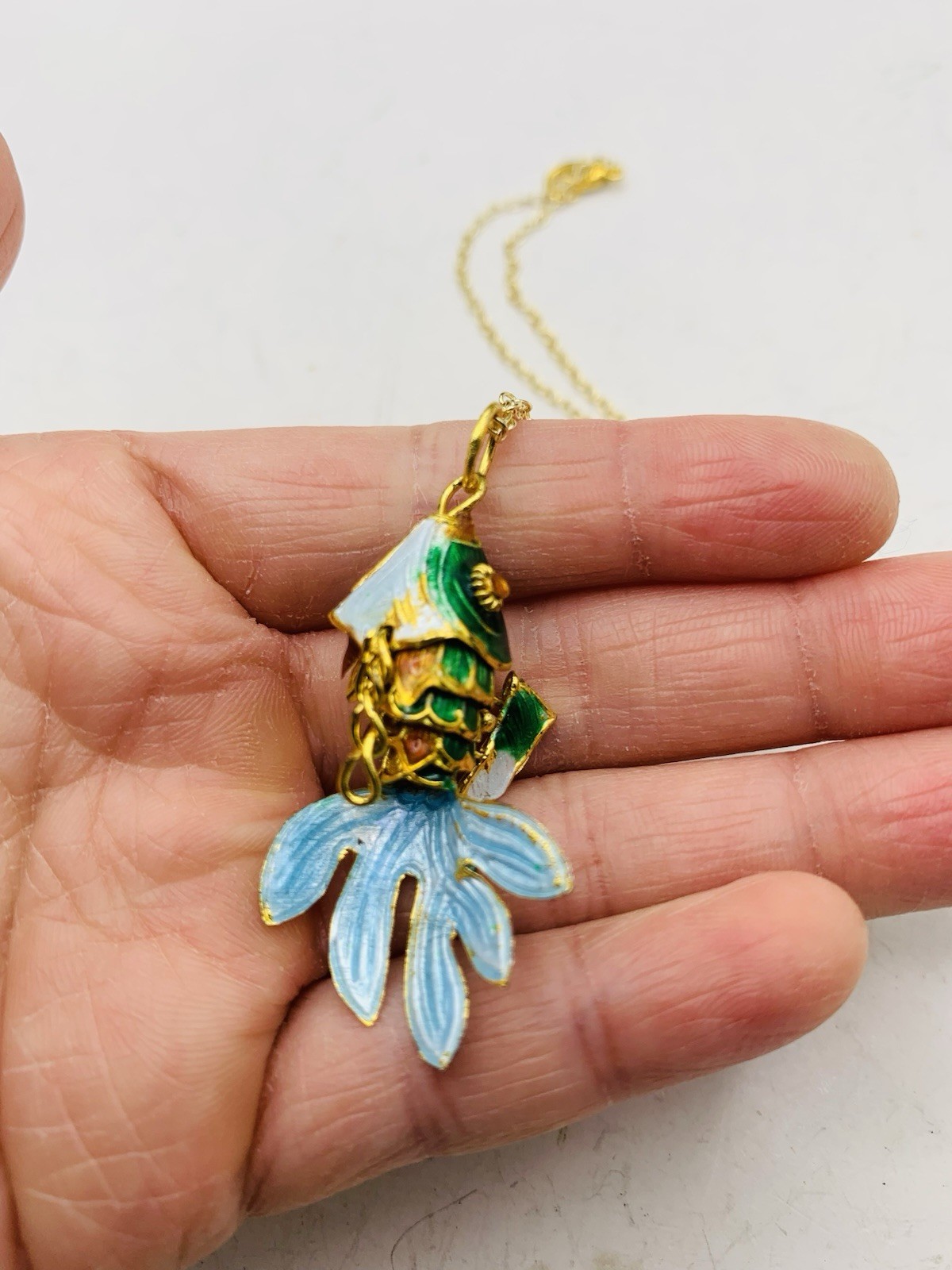 Vintage Lucky Asian Chinese Enamel Articulated Green Gold Tone Fish 16” Necklace