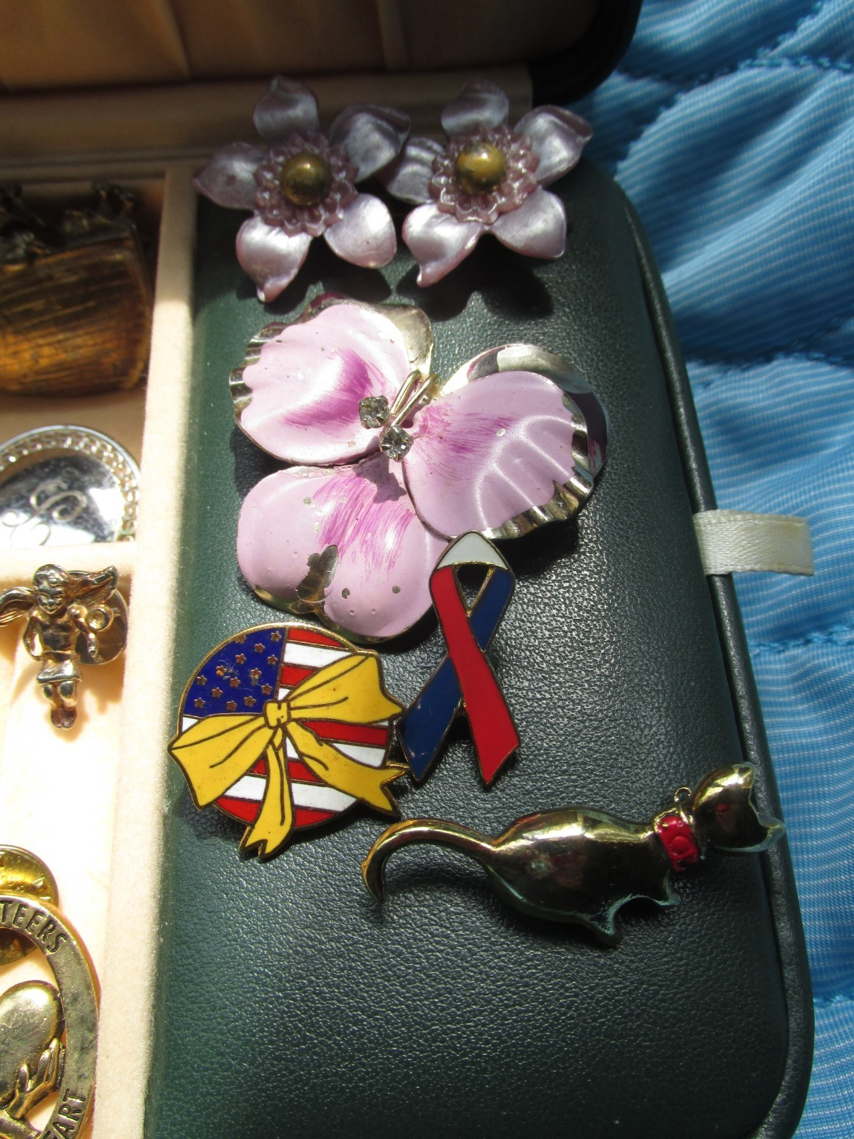 Lot of 35 Mixed Lot Brooches/Pins – some Scratched/Damaged/missing Stones As Is