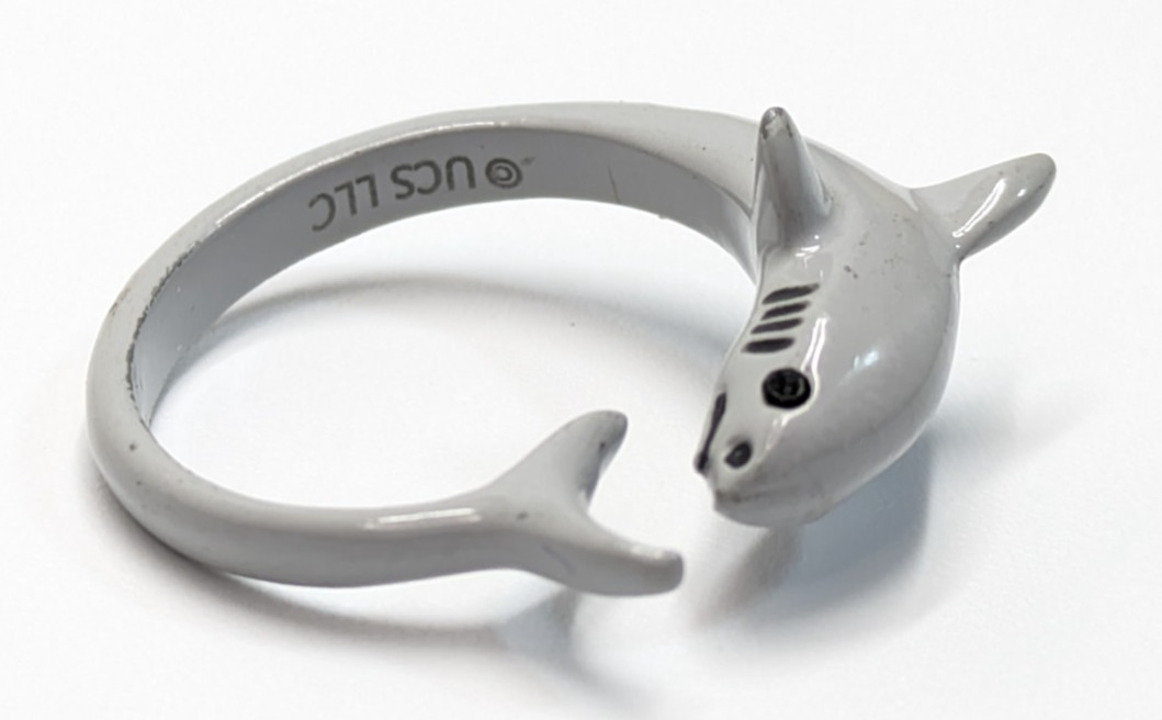 UCS LLC Cute Gray Curved Shark Sz 7 Adjustable Ring Sealife Animals