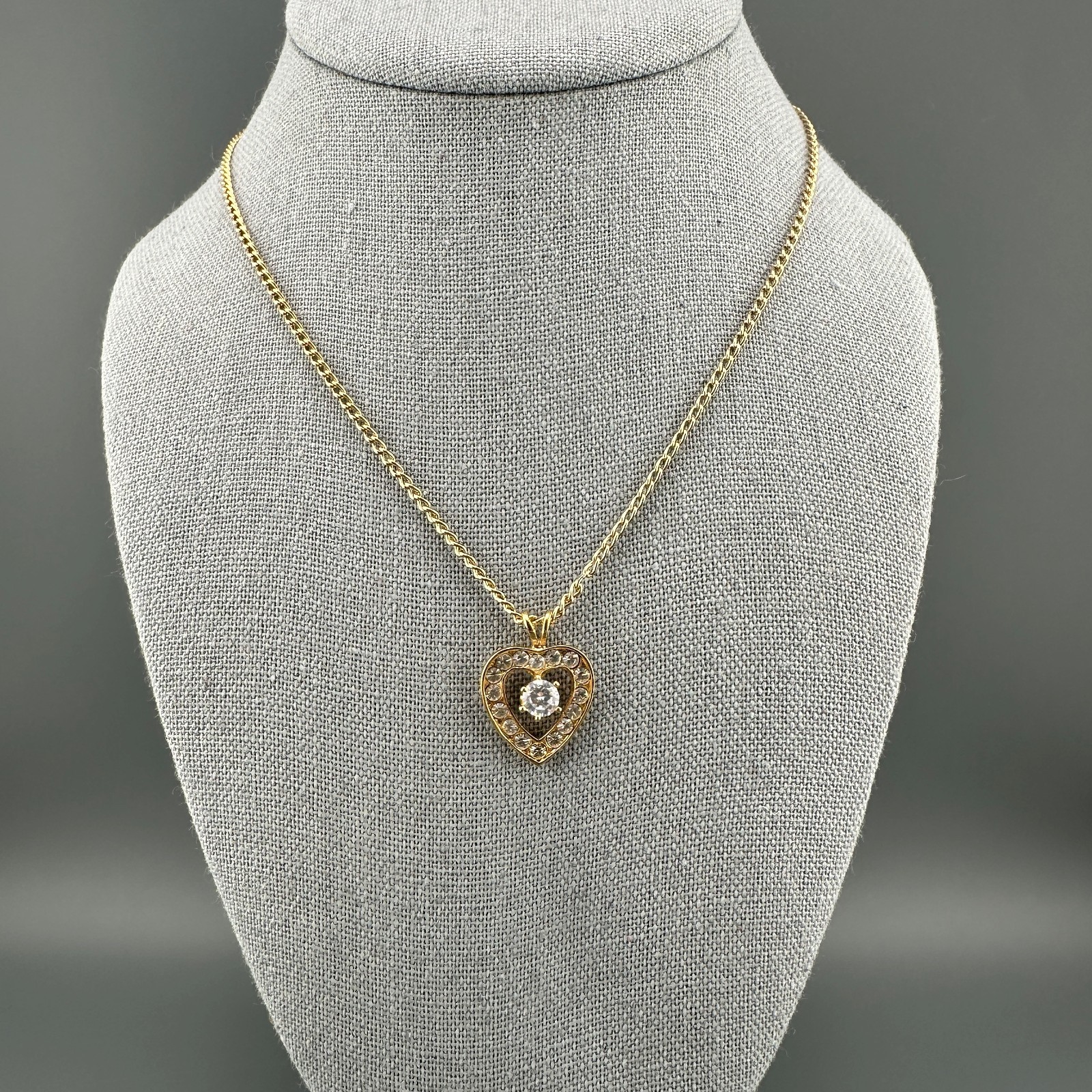 Vintage Rhinestone Heart Pendant Necklace Gold Tone Clear Crystals 16″ Chain