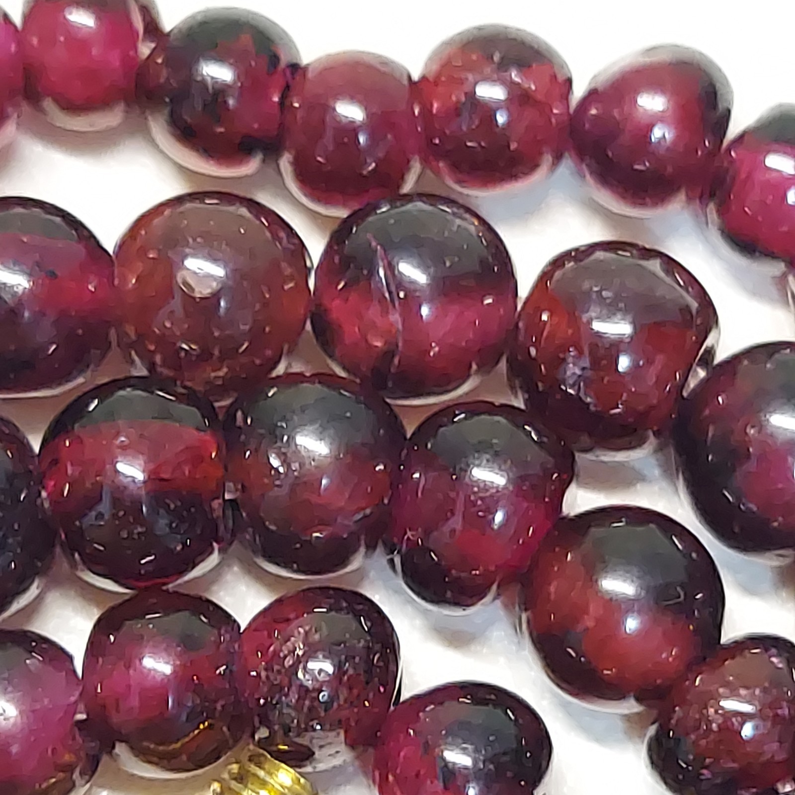VTG Natural Garnet Graduated Hand Cut Bead Necklace 18.1″ Gold Tone Clasp 25.15g