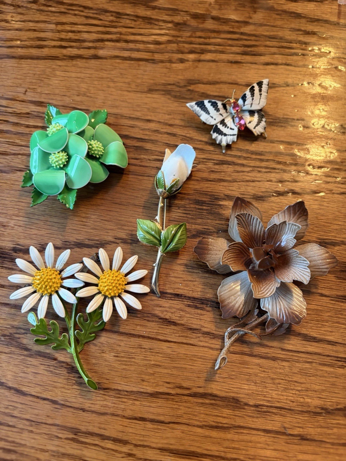 lot of 5 vintage enamel Metal flower brooches