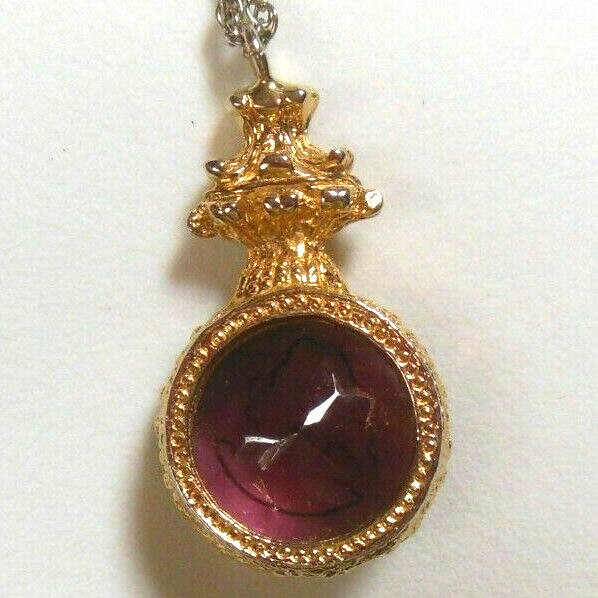 Vintage Unsigned Goldette Amethyst Intaglio Glass Pendant Necklace