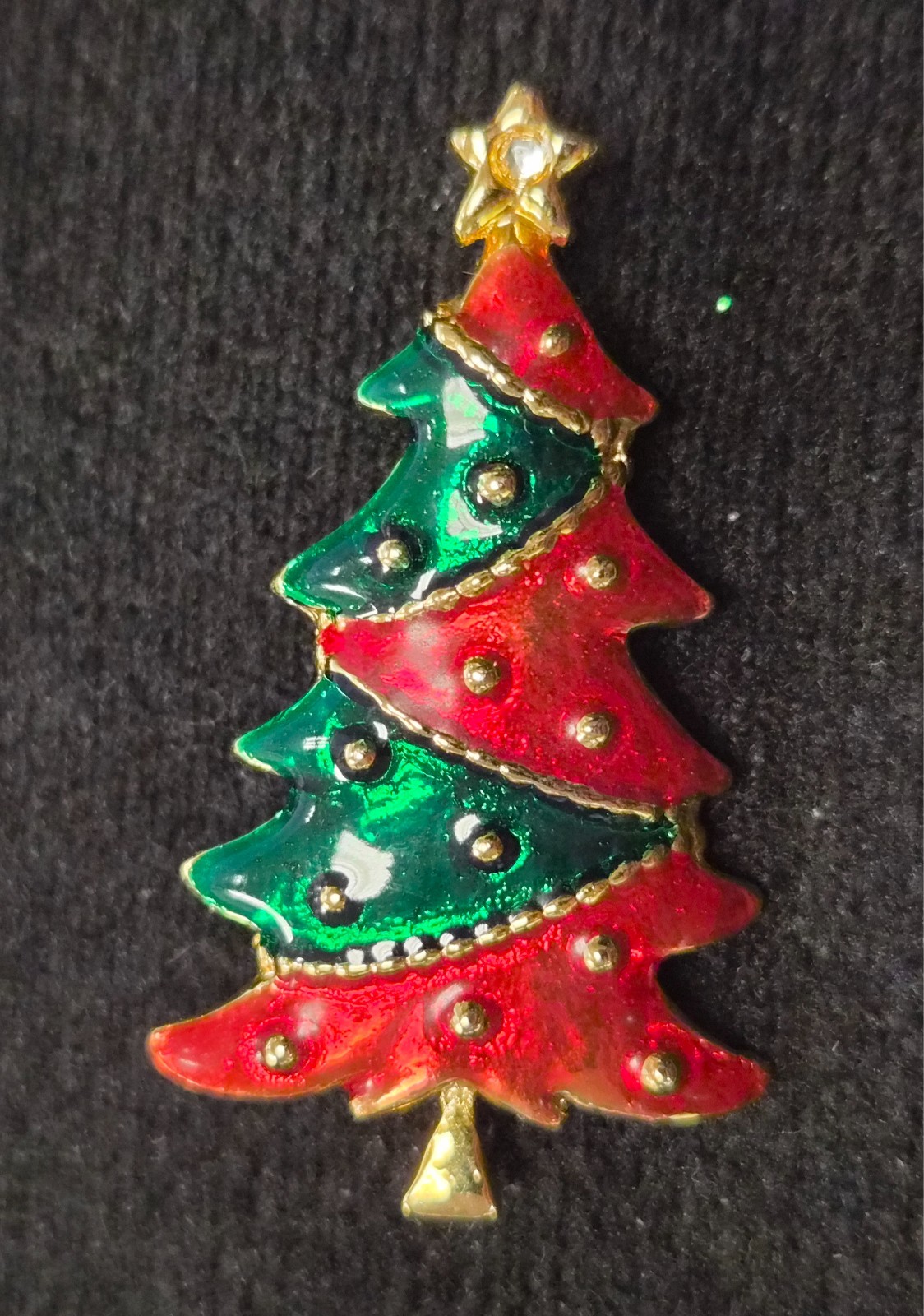 Vintage Signed AAI Gold Tone Red & Green Enamel Christmas Tree Pin / Brooch