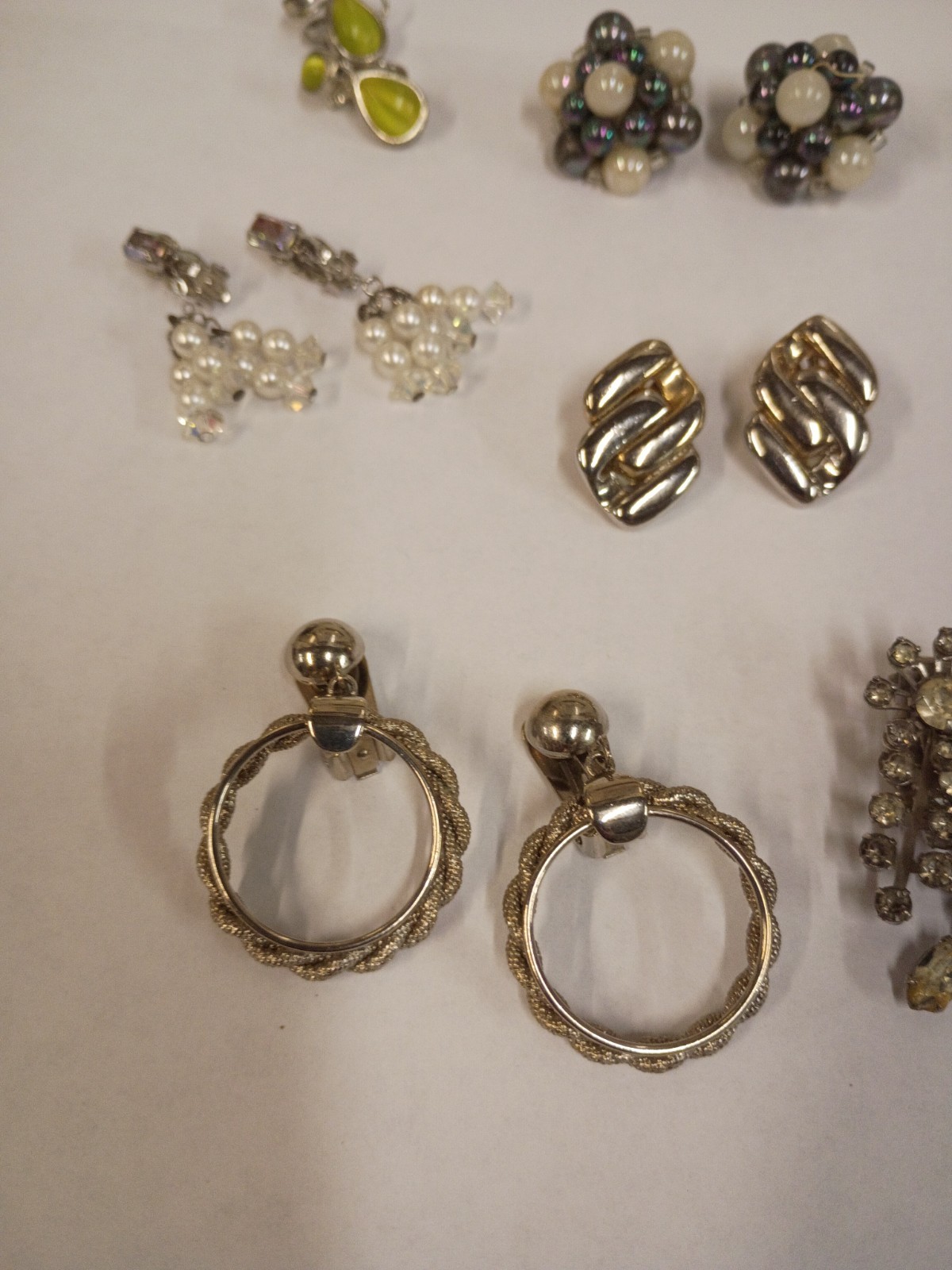 Women’s Vintage Clip-On Earrings 21 Pairs