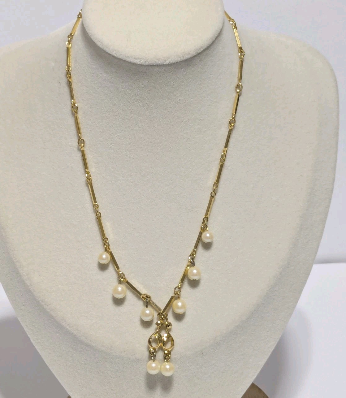 Gold Tone Bar Link & Faux White Pearl Pendant Necklace Vintage 14″
