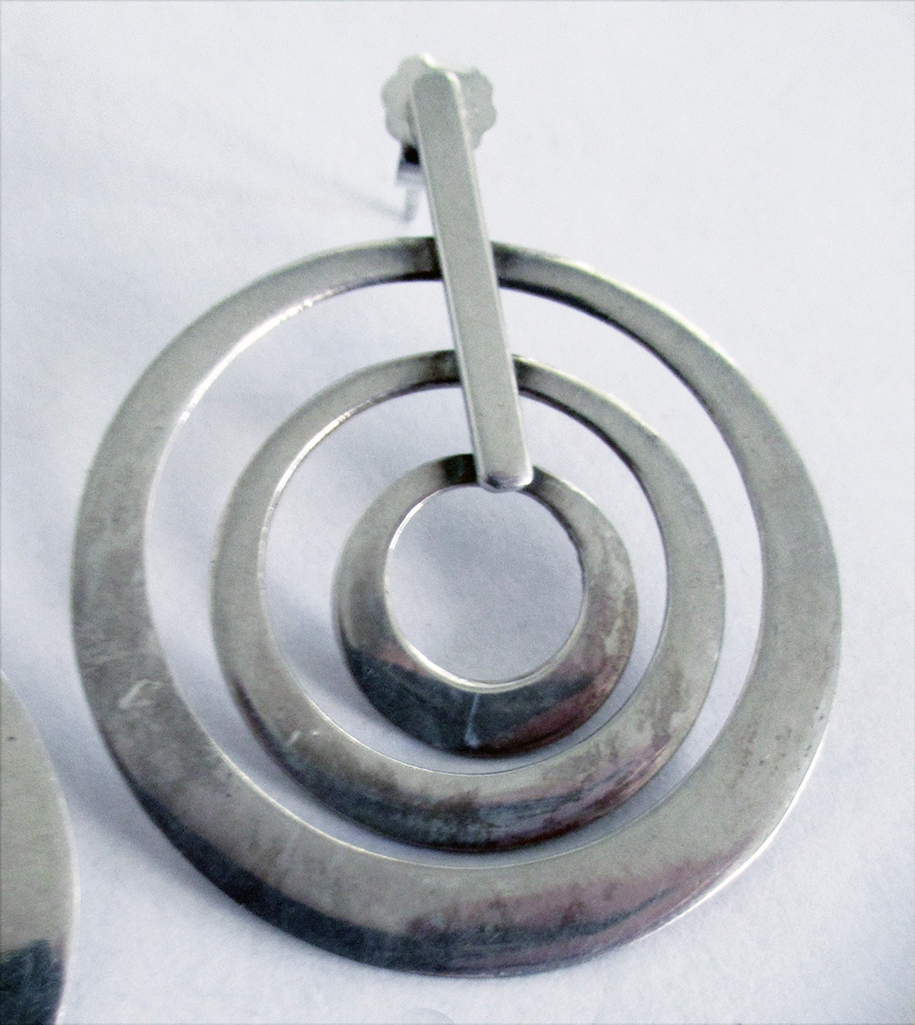 SET: MODERNIST STERLING PENDANT NECKLACE & EARRINGS 2.5 IN PEND, 1 5/8″ EARRGS