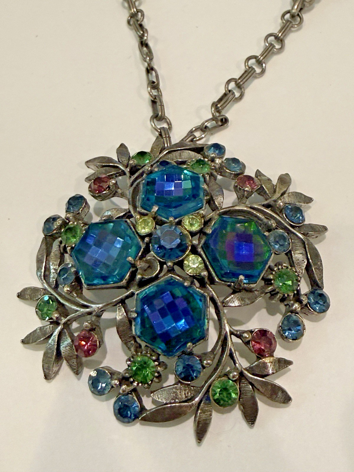FLORENZA VINTAGE BLUE, GREEN, & PURPLE PENDANT NECKLACE