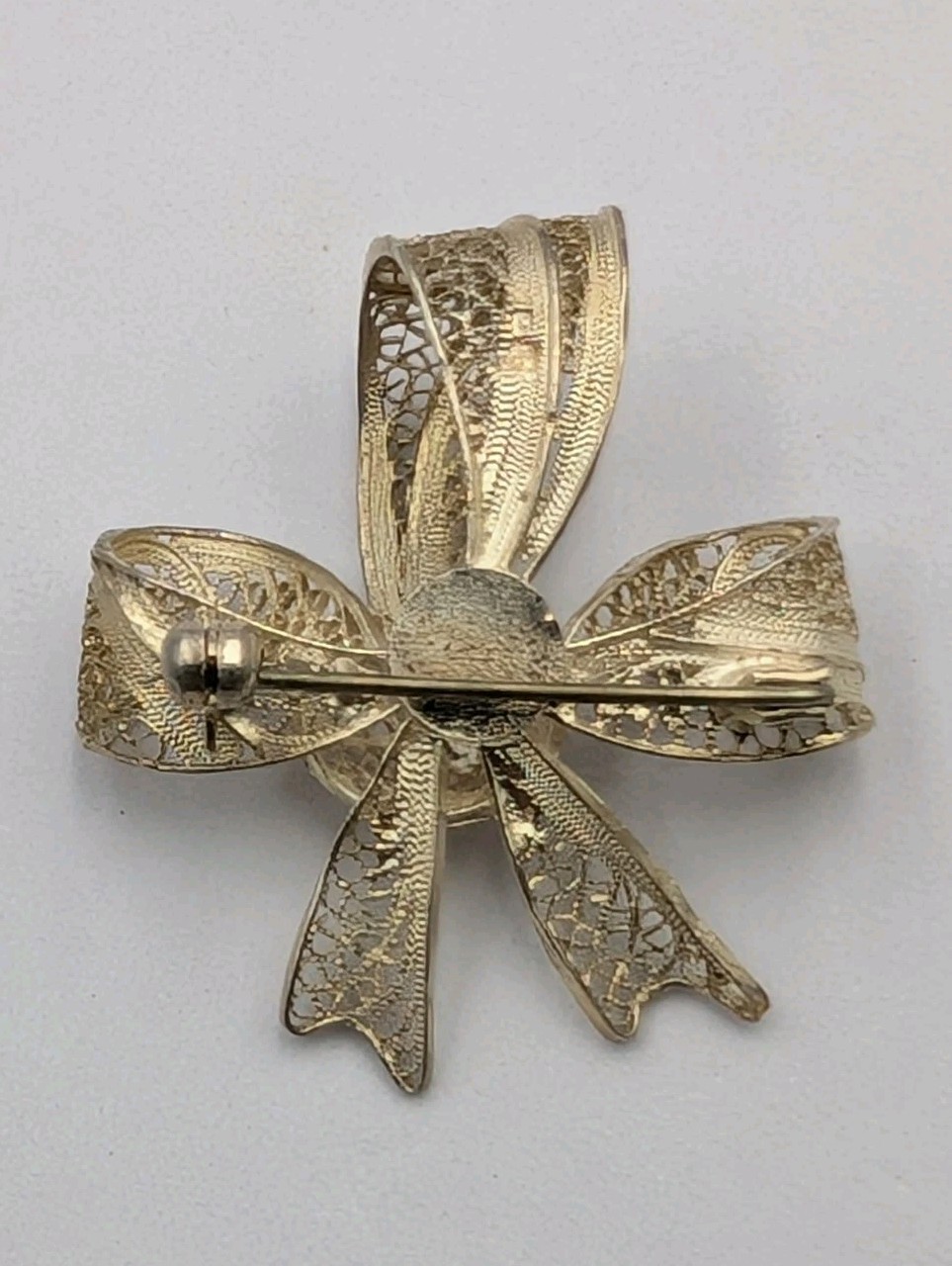 Signed Vintage 835 Silver Filigree Bow Ribbon Diamond Cut Edges Pin Brooch 5.7g