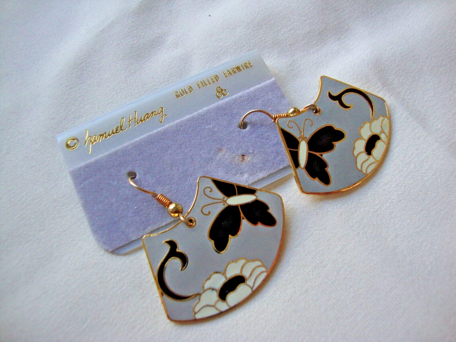 VINTAGE SAMUEL HUANG CLOISONNE BUTTERFLY FLOWER FAN BLACK WHITE & GRAY EARRINGS