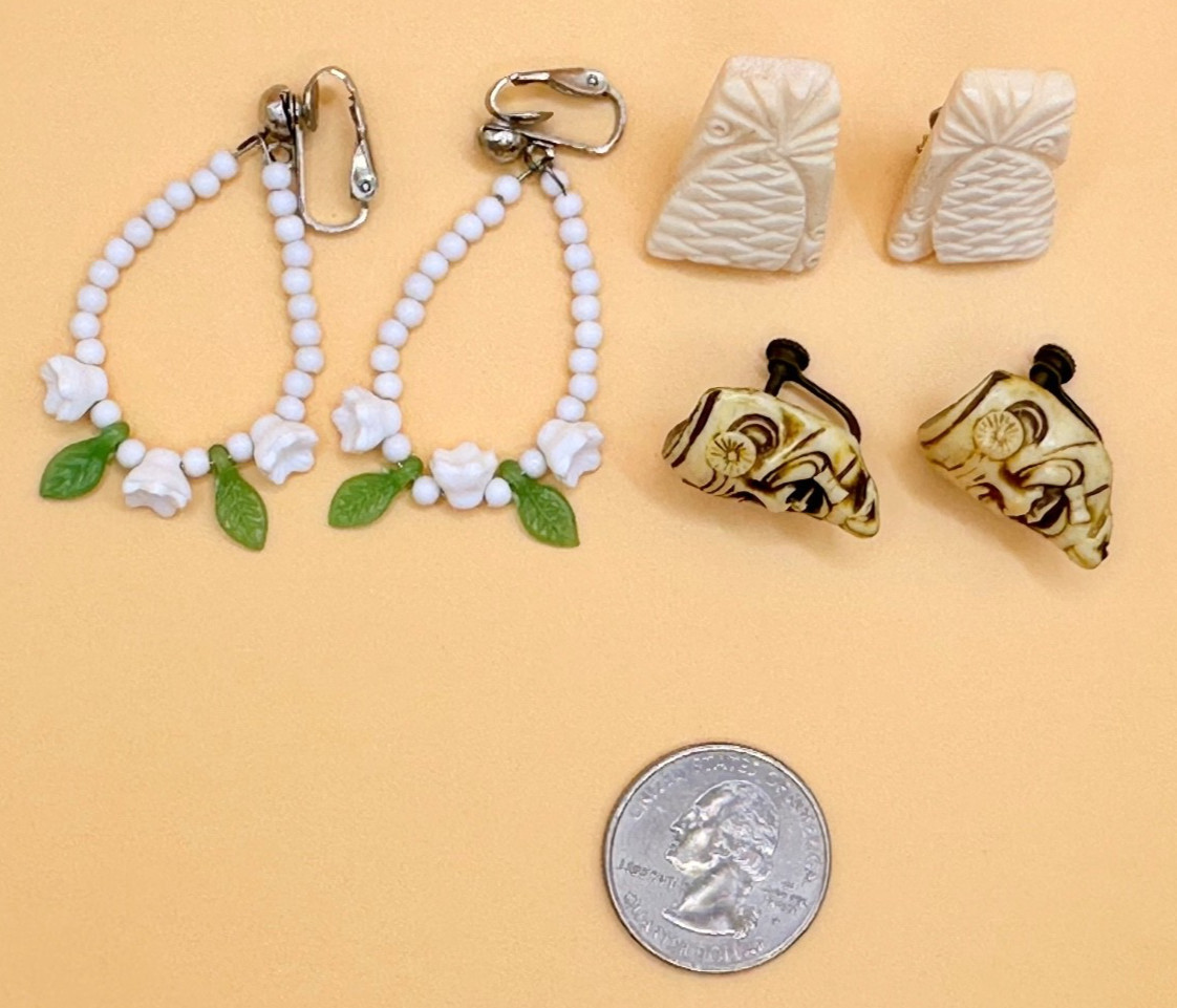 Made In Japan Carved & Hong Kong Acrylic Flowers Earrings VTG E-908