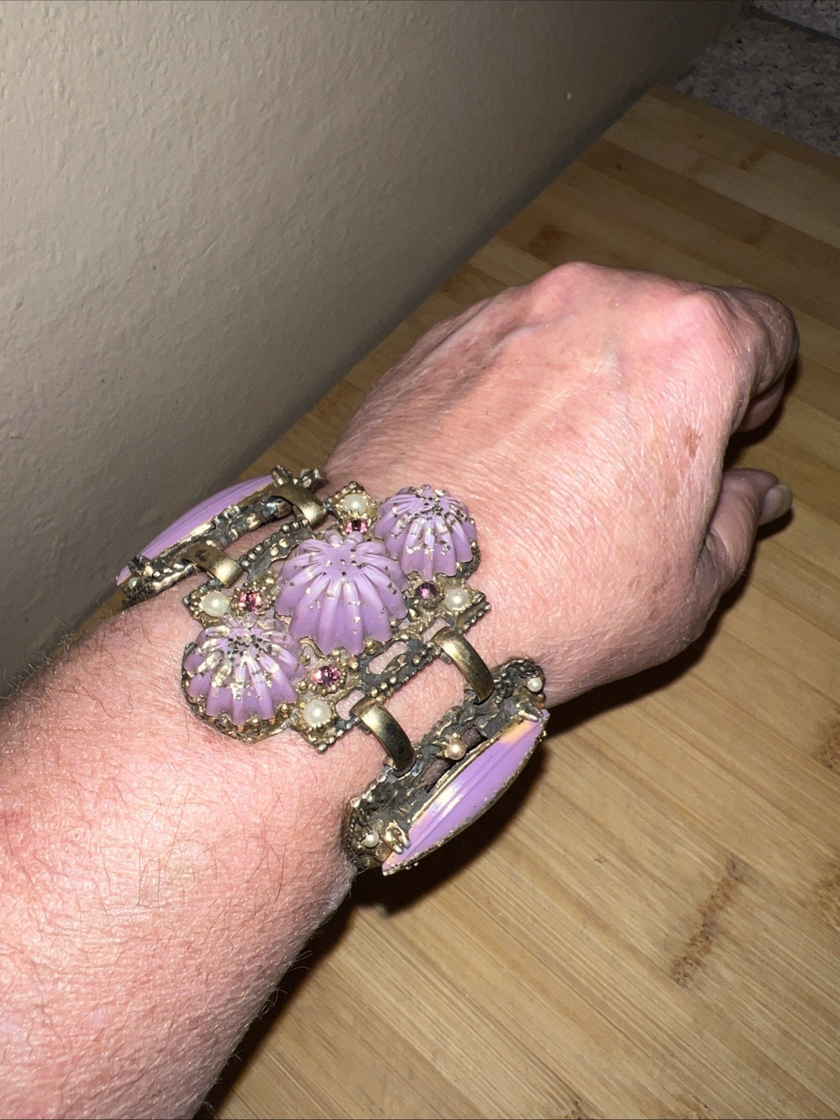 VINTAGE SELRO/SELINI PURPLE CONFETTI PLASTIC PANEL BRACELET- UNSIGNED