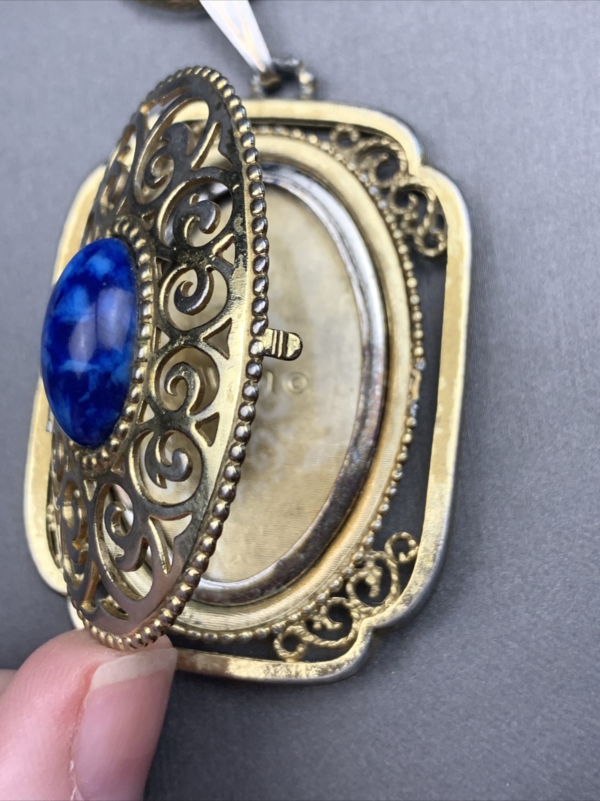 Vintage Necklace Signed Avon Hidden Picture Locket Faux Lapis Lazuli￼ Pendant 22