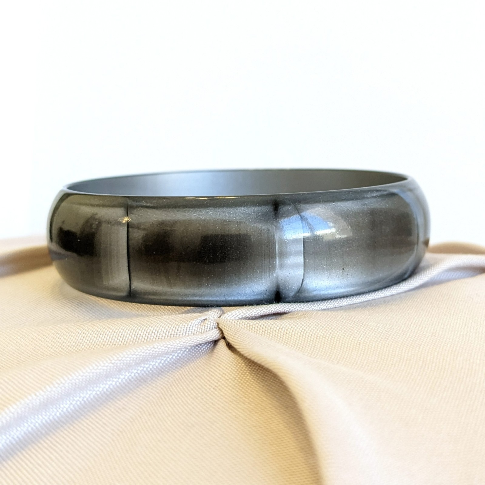 Vintage Silvery Dark Smokey Grey Pearlescent Moonglow Lucite Bangle Bracelet