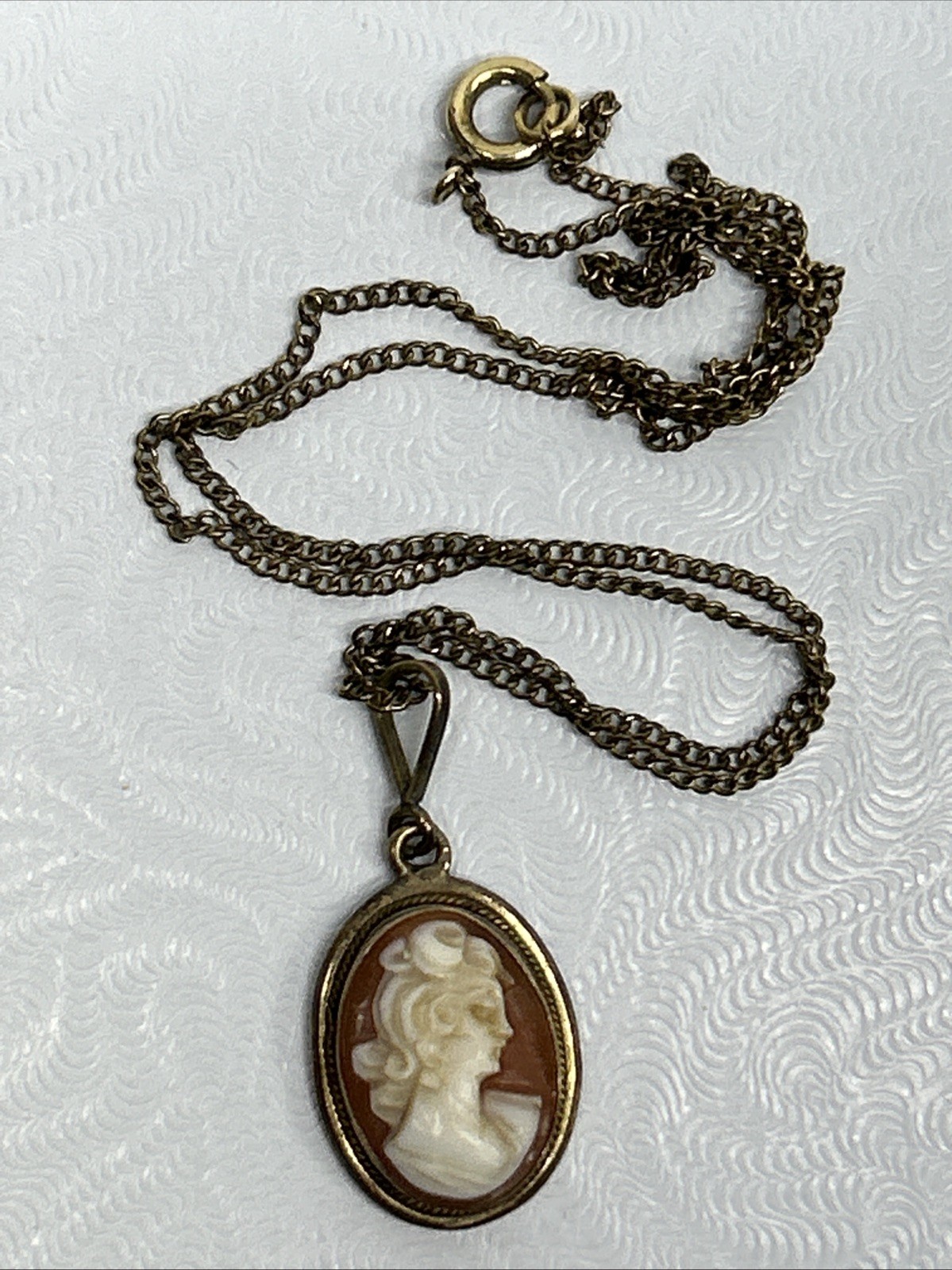 NYCO 1/20-12K Chain Necklace With Cameo Charm