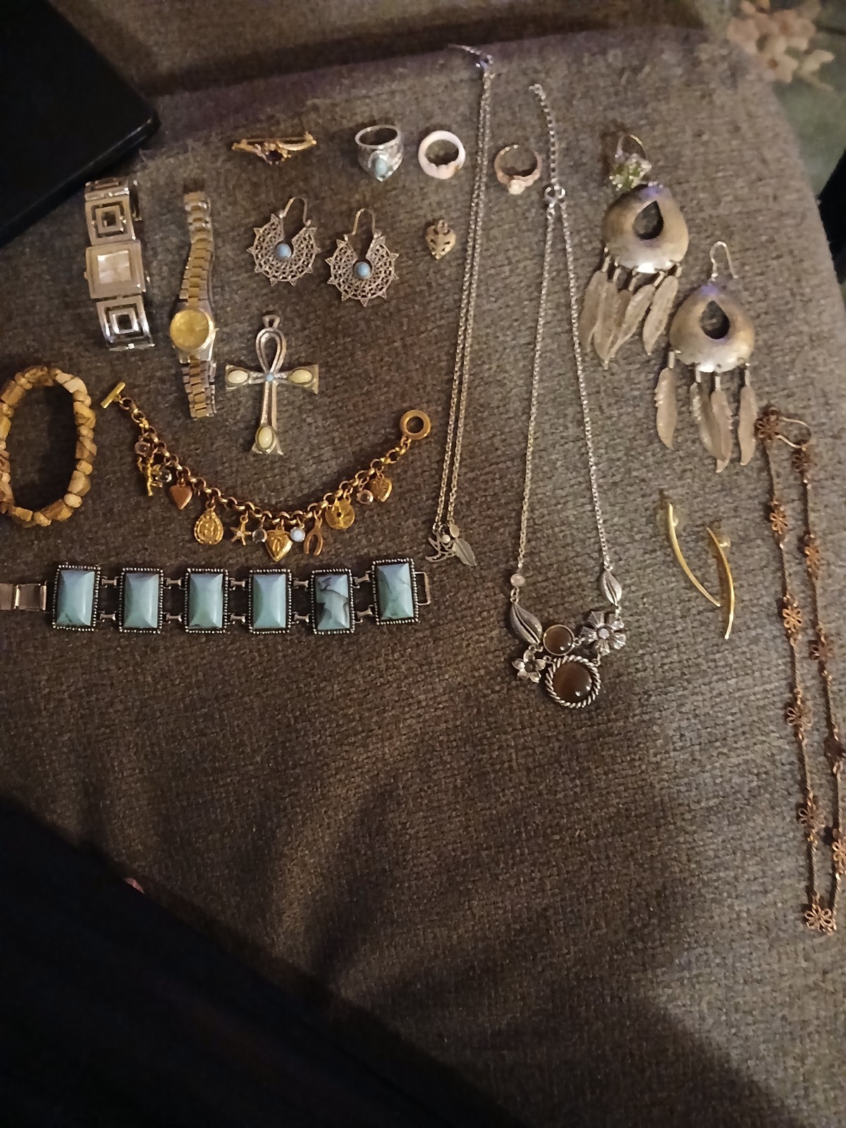 Vintage jewelry lot, Rings, Bracelets, Necklaces , Watches, earrings etc. 21 pc.