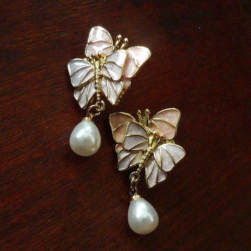 Retro Butterfly Flower Pearl Brooch Antique Engraved Vintage Pins Jewelry
