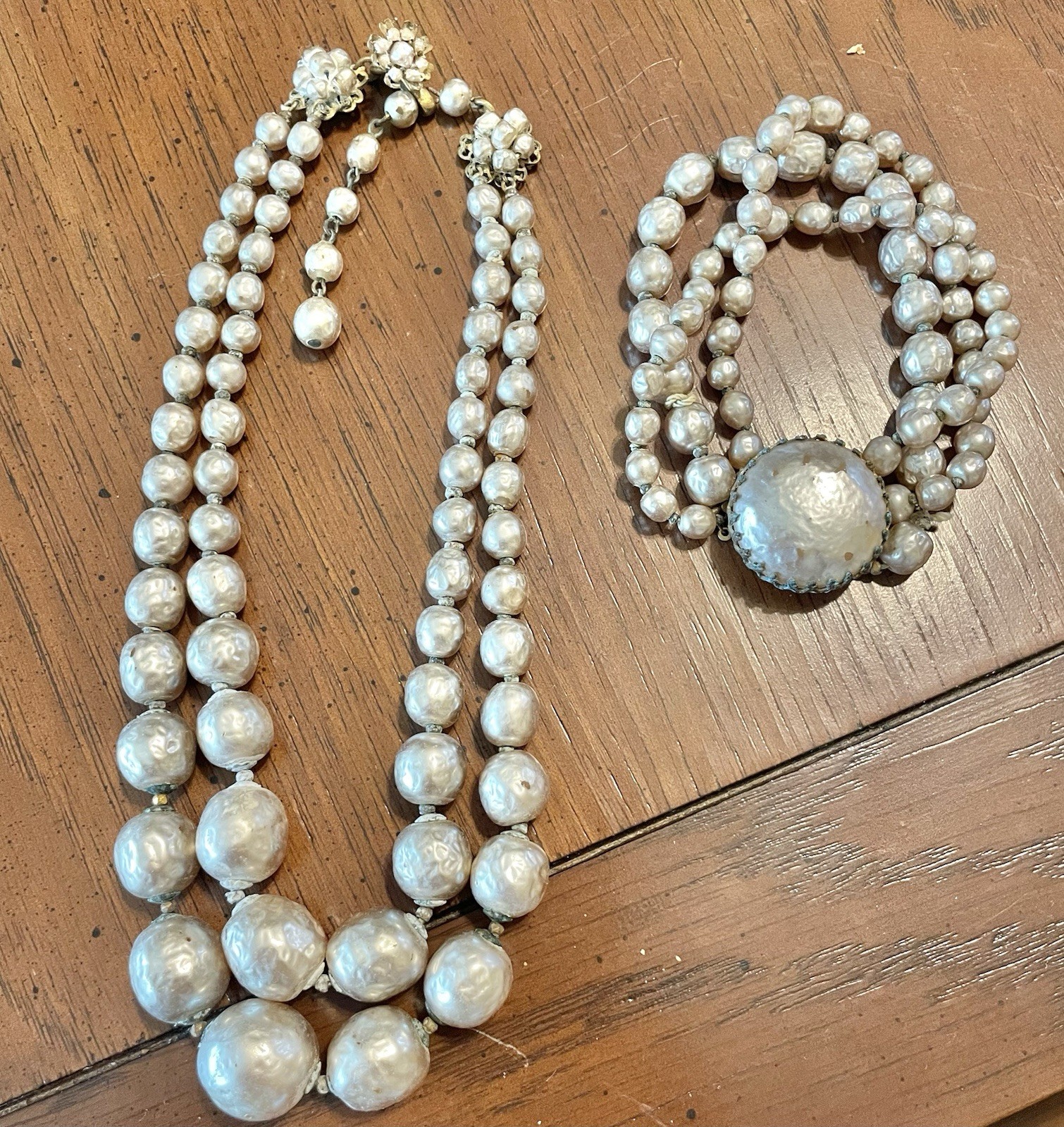 MIRIAM HASKELL Vtg Faux Baroque Graduated 2 str Gray Pearl Necklace & Bracelet