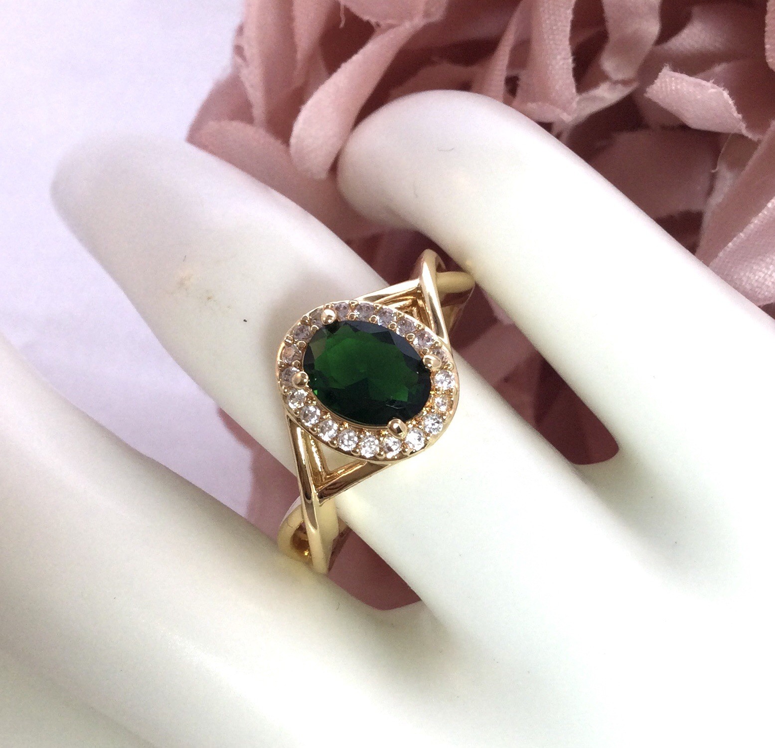Vintage Jewellery Gold Ring Emerald and White Sapphires Antique Deco Jewelry