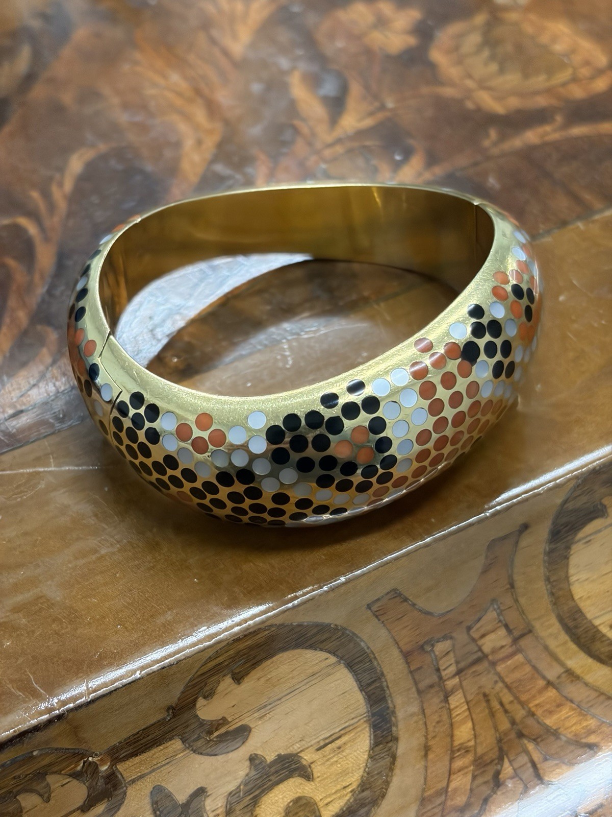 ANGELA CUMMINGS 18k YG, Coral, Onyx & Mother of Pearl Earrings Bangle Suite 1987