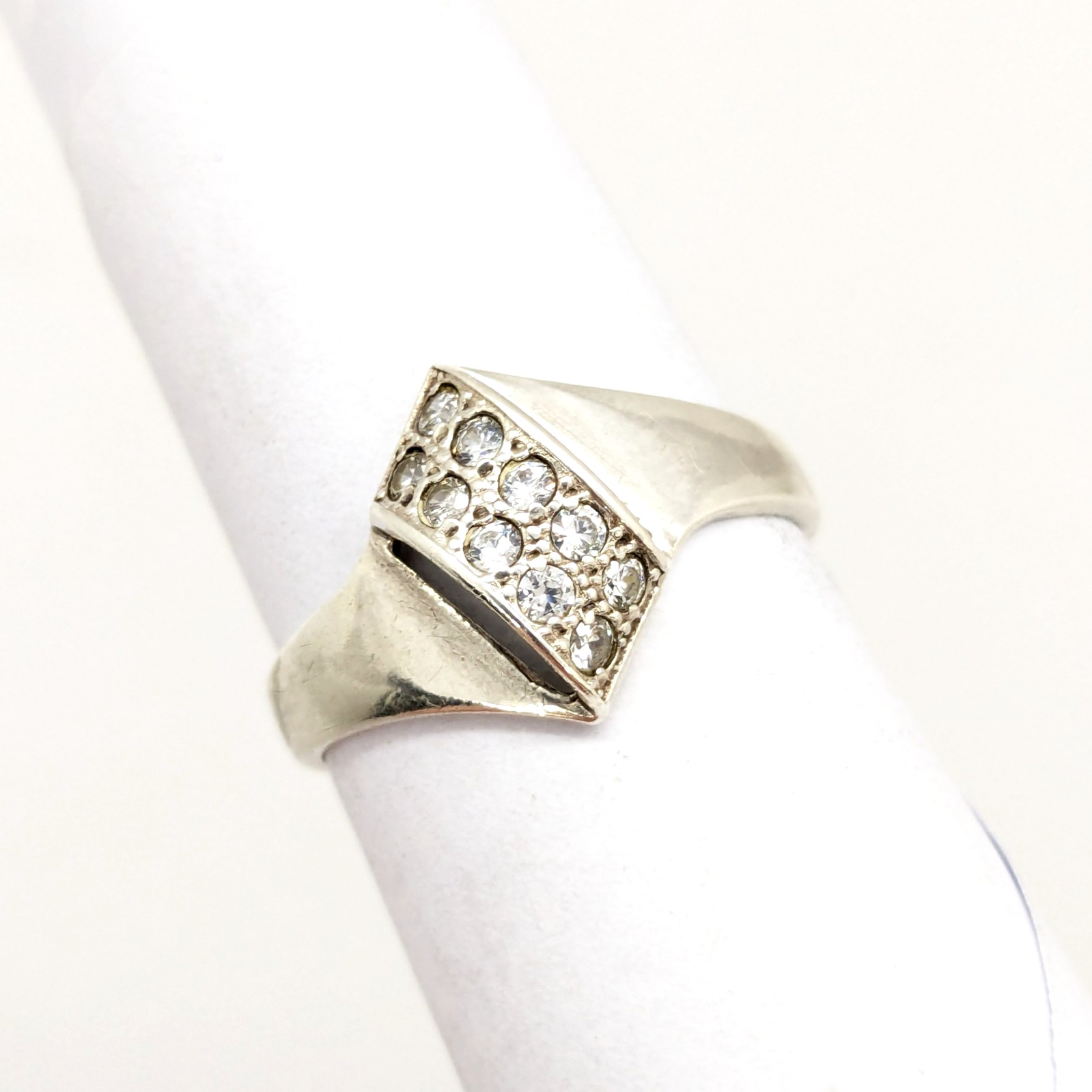 Vintage Elegant RING Silver 925 with Chic Bright Inserts -size: 8US (18mm) | #47