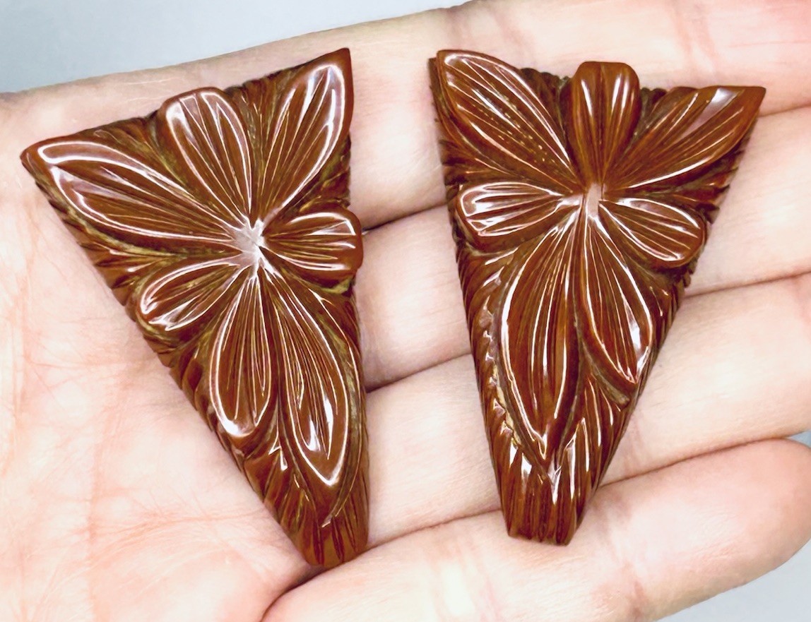 Vintage Pair Of Art Deco Carved Flower Brown Bakelite Dress Clip Tested Estate