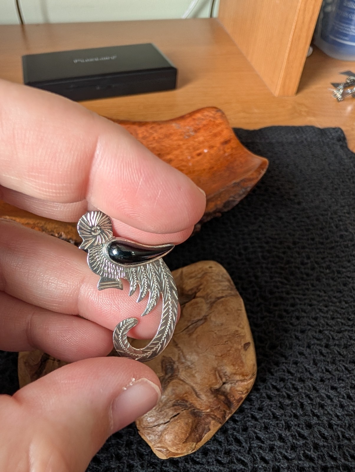Vintage sterling silver and stone Mexican bird pendant/pin: excellent condition
