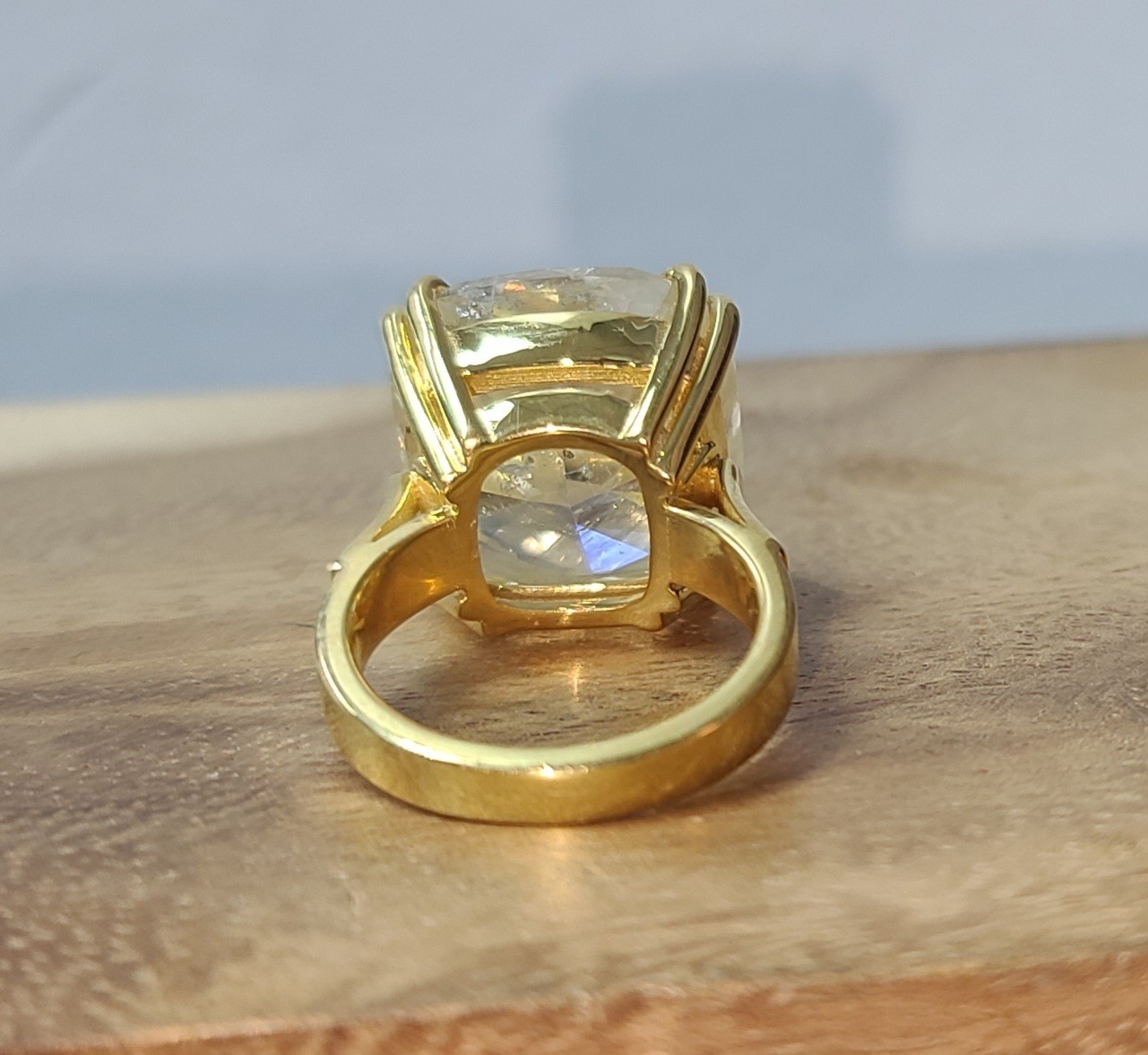 14k Yellow Gold Engagement ring 21.18ct. Natural Cushion Light Yellow Diamond