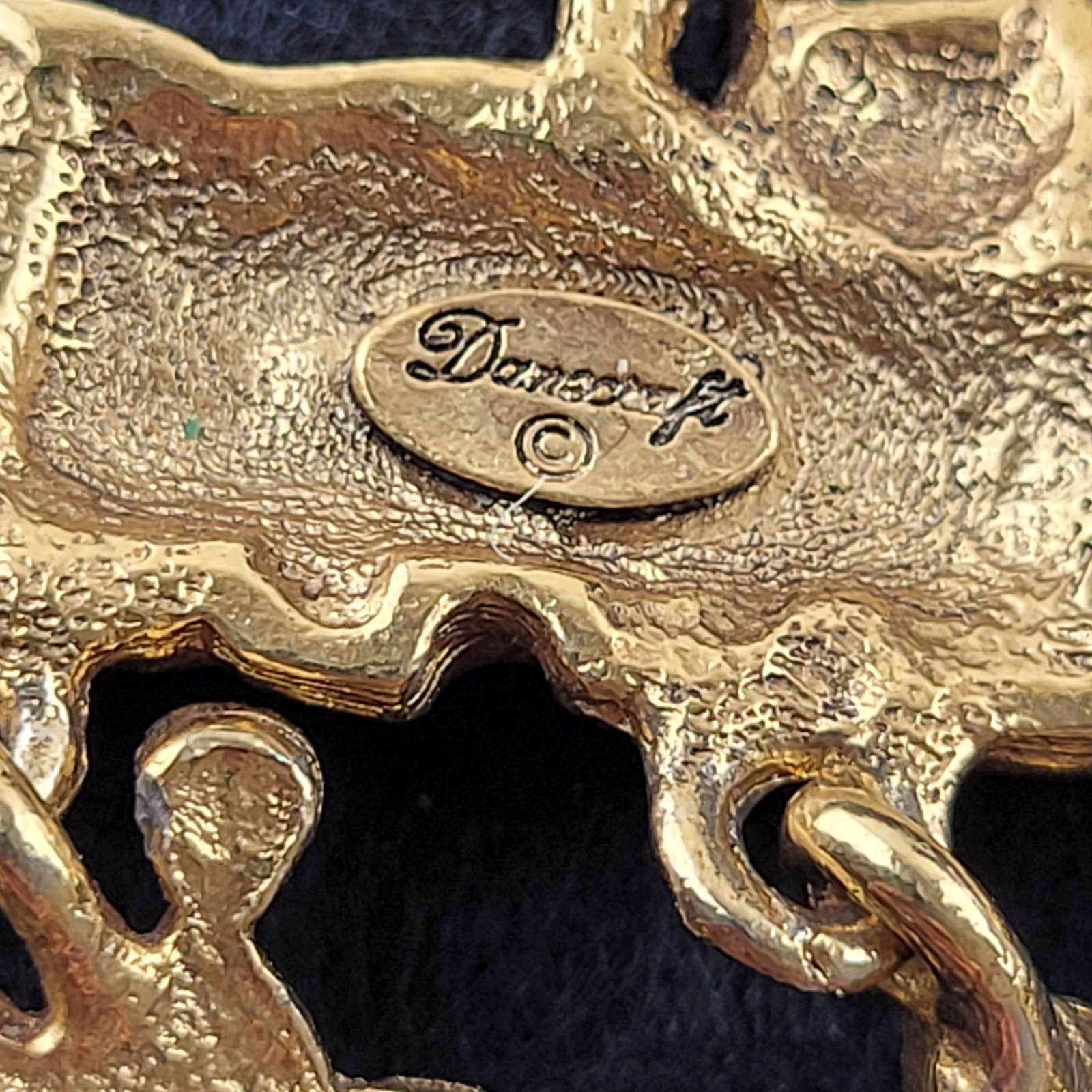 Vintage Gold Tone Cat Brooch Multiple Cats Dangle Charms Signed Danecraft