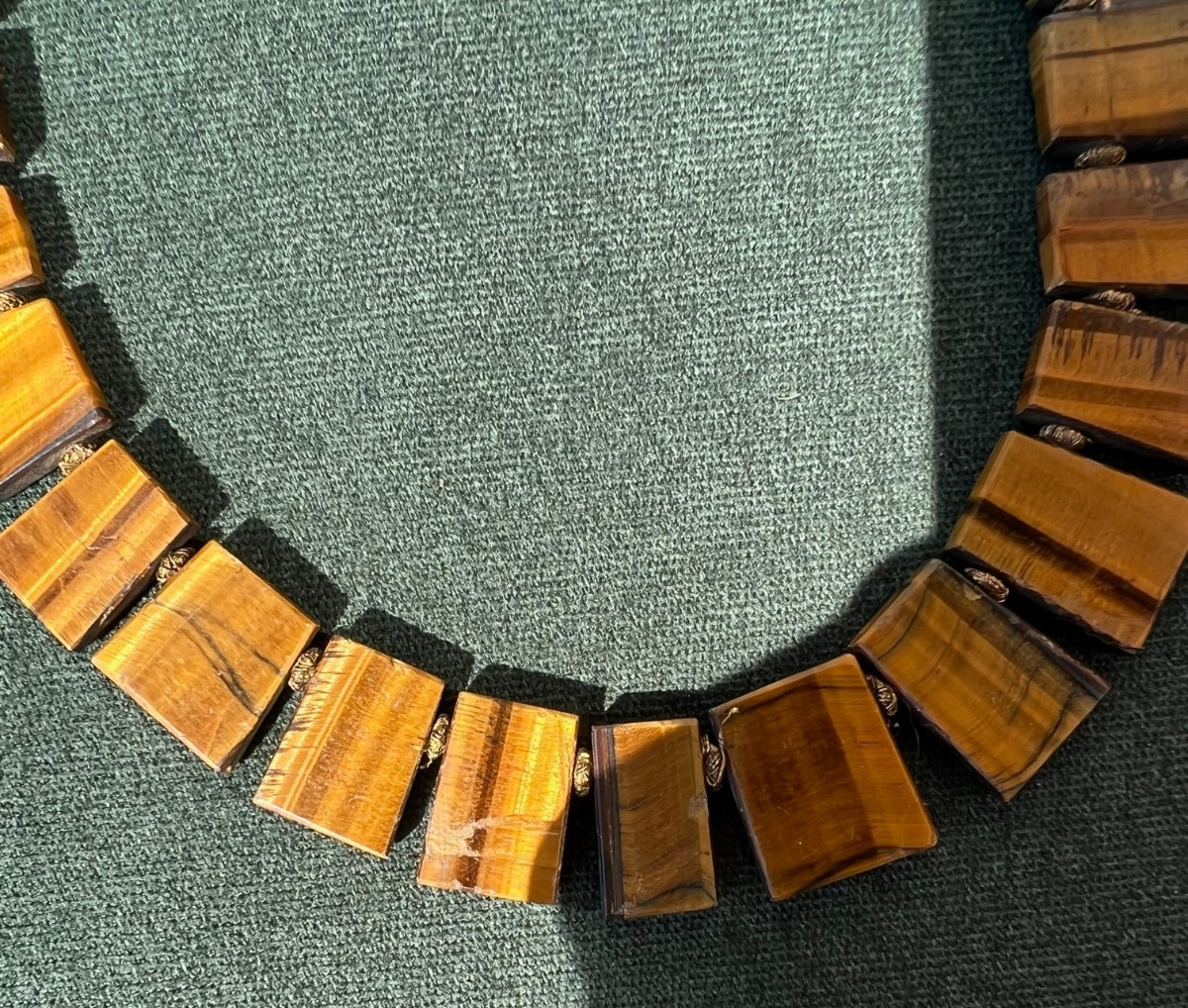 16.5″ Tiger’s Eye Hand Knotted Fan Necklace with Unknown Metal Clasp 63 grams
