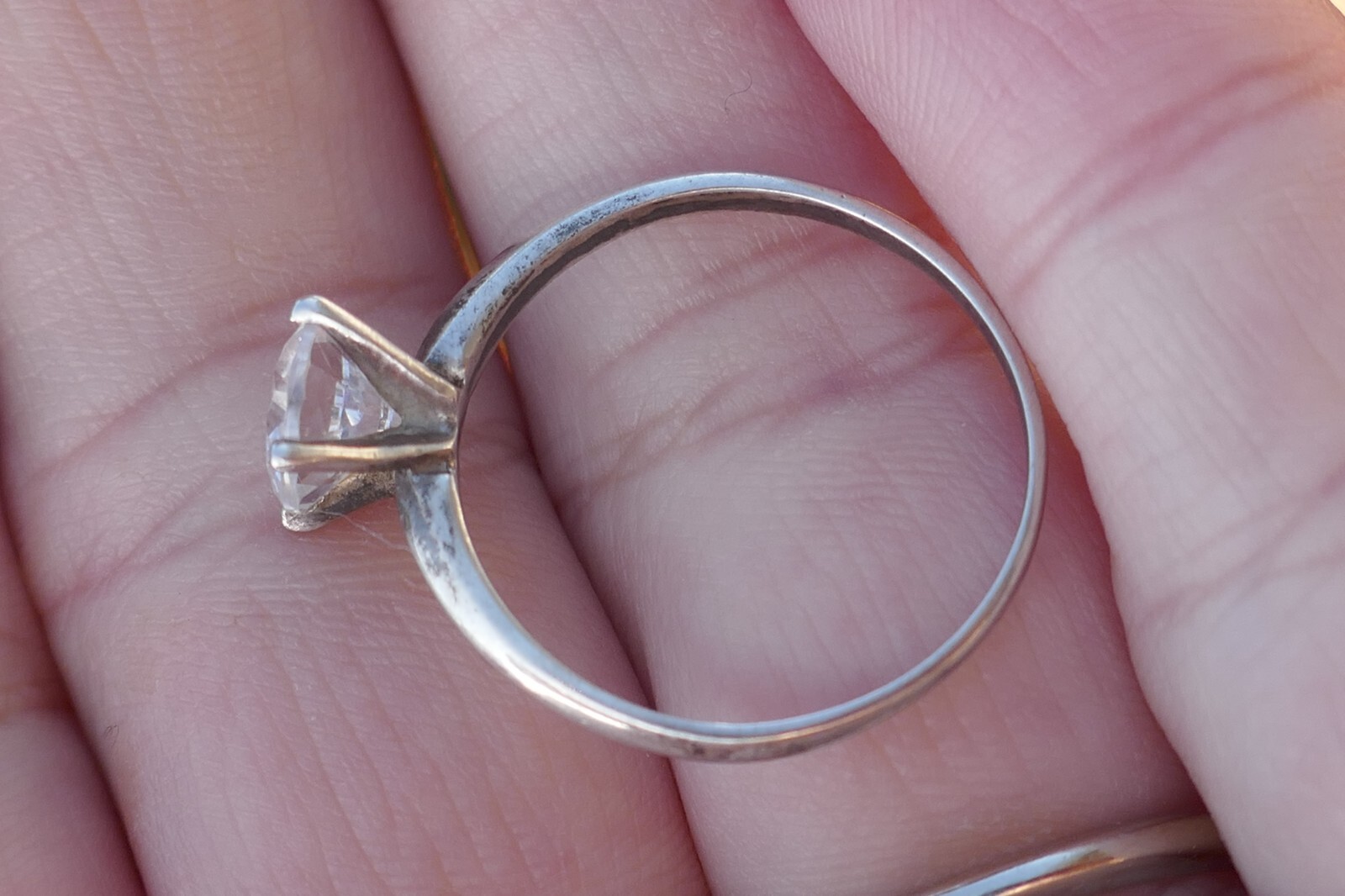 Vintage Sterling Silver & 6.4mm Cubic Zirconia Ring – Size 8