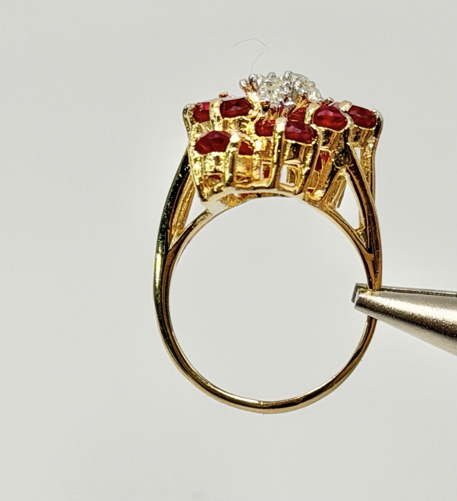 Vintage Aurora Jewelry Co Ring Red Stones Clear Accent Cluster 18kt HGE Sz 5.75