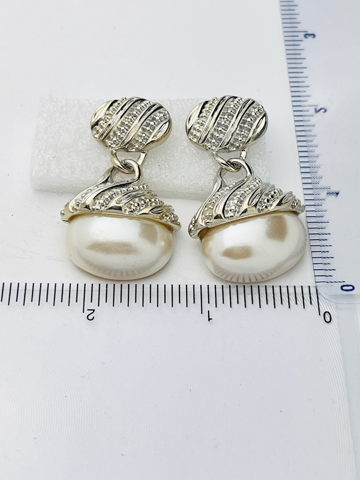 Vintage 1980-1990s Silver-Tone Pierced Oval Dangle Earrings White Faux Pearls