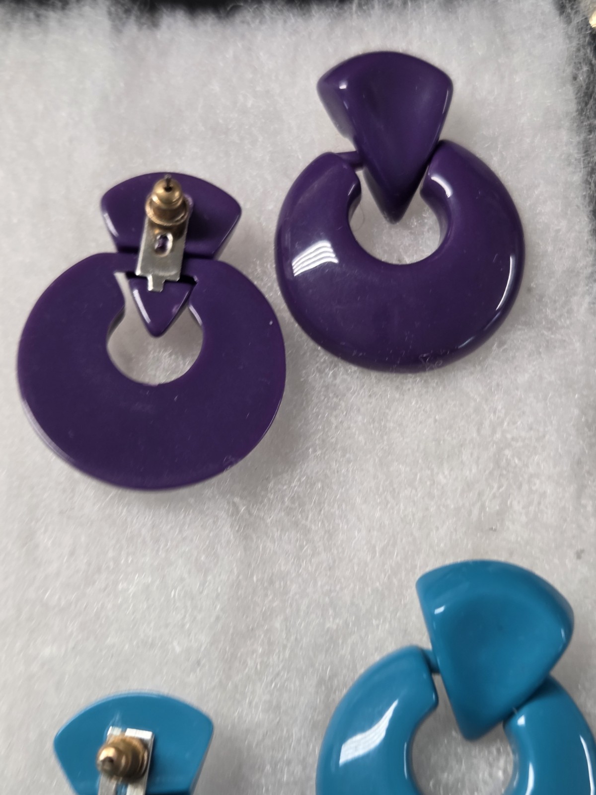 Vtg purple lucite door knocker hoop pierced earrings
