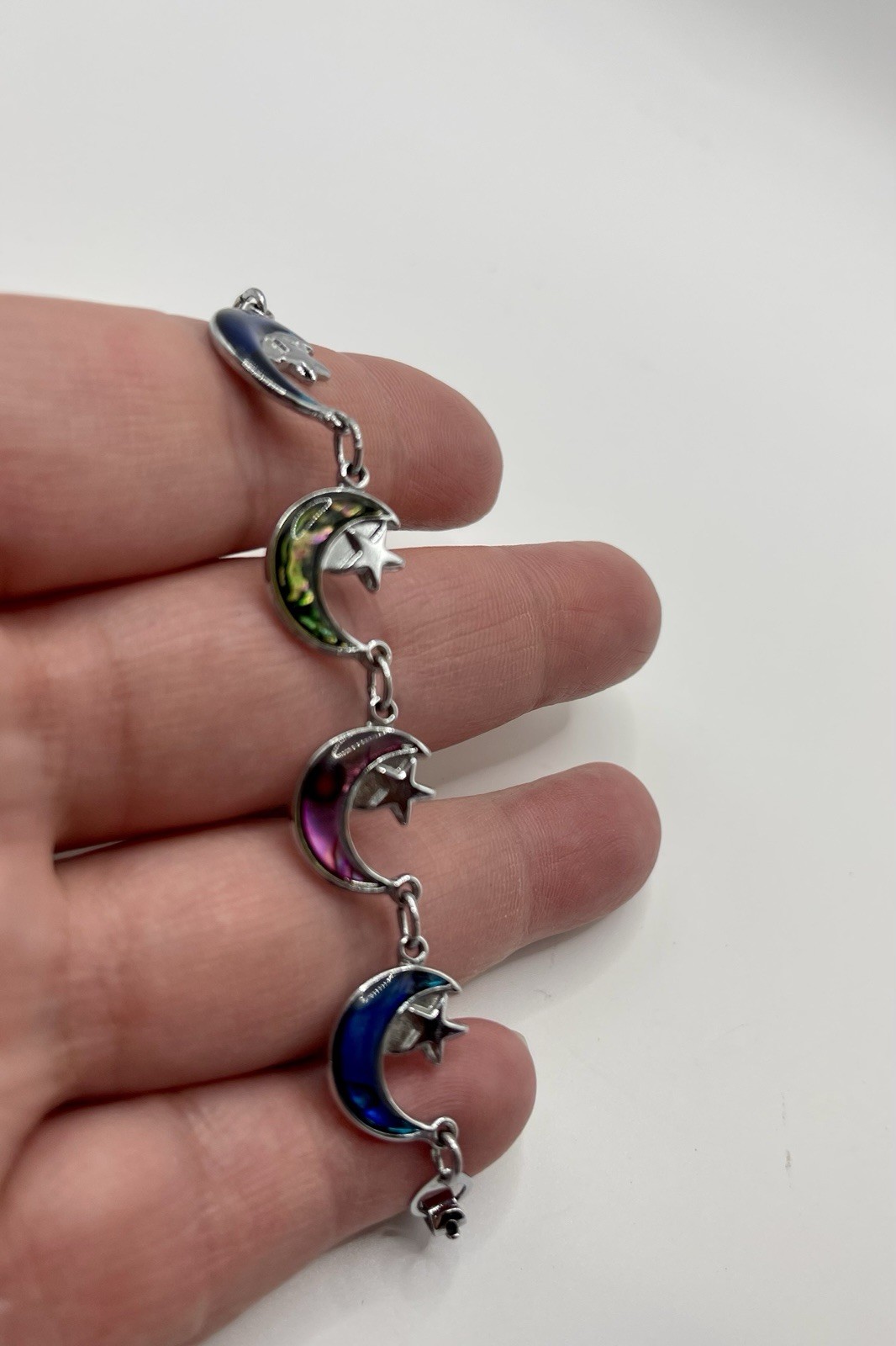 Celestial Moon Star⭐️Rainbow Dyed Abalone Charm Vintage Bracelet 7 Inch EUC